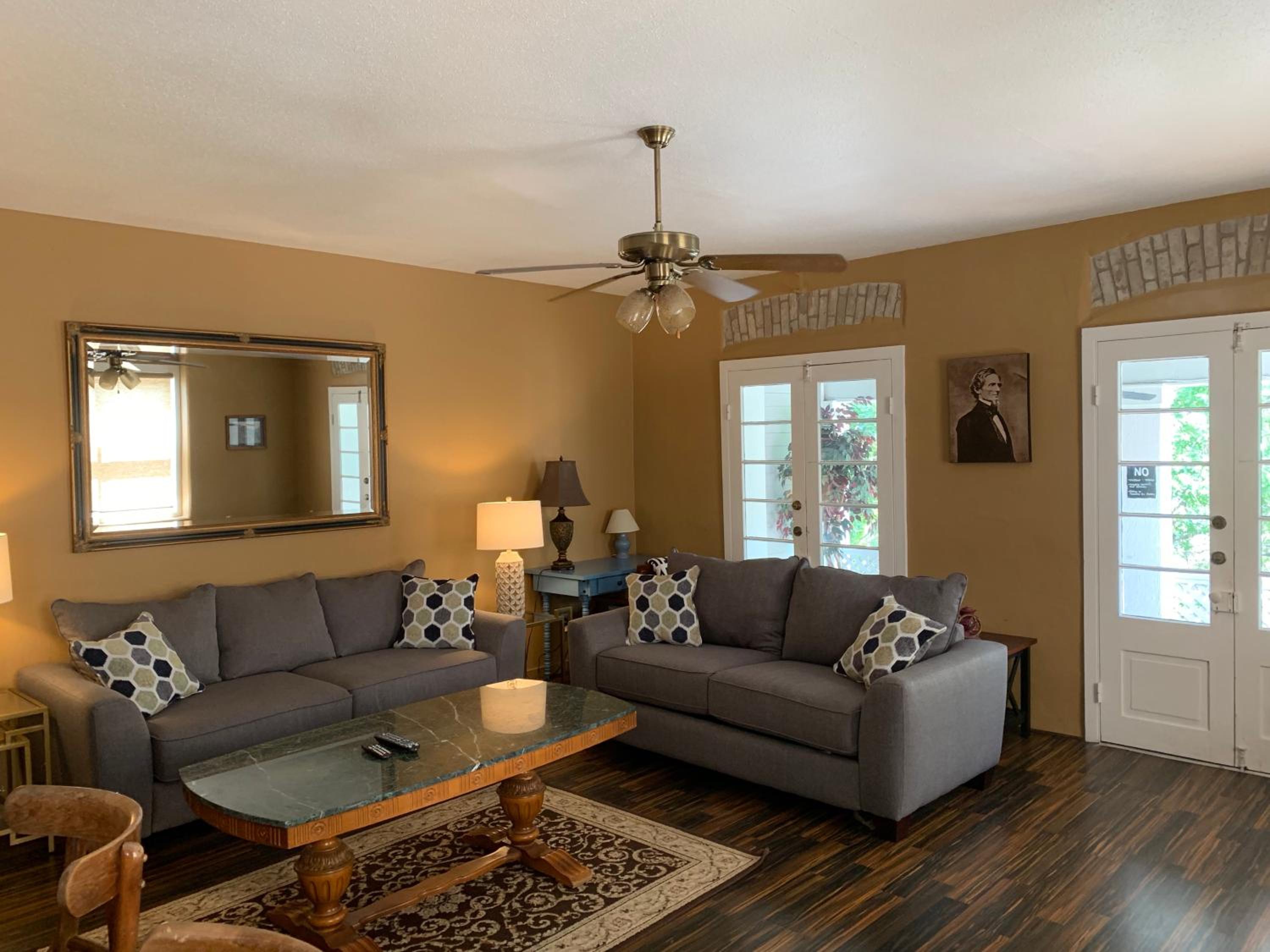 Schmitz Bed & Breakfast