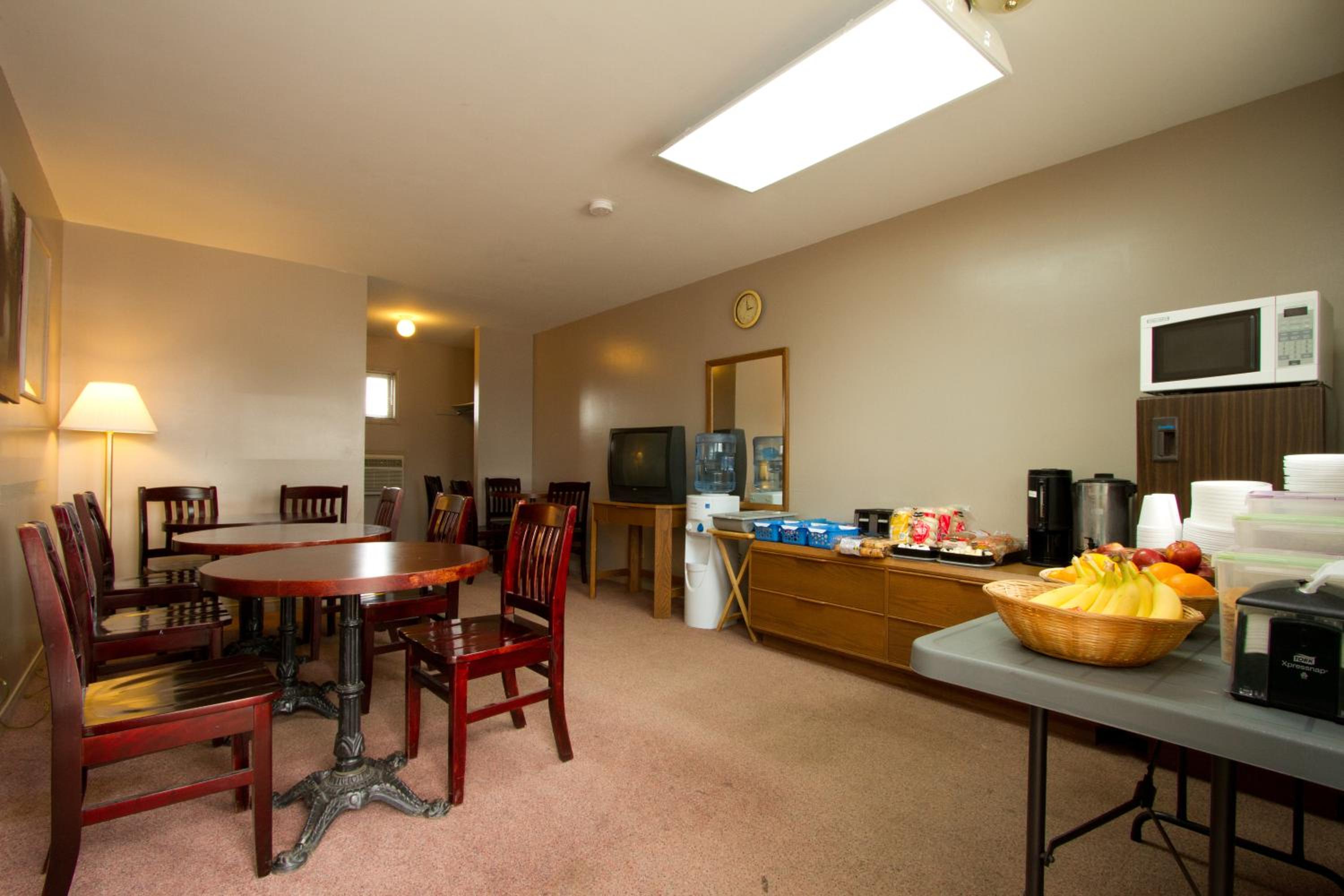 Knights Inn Lindsay