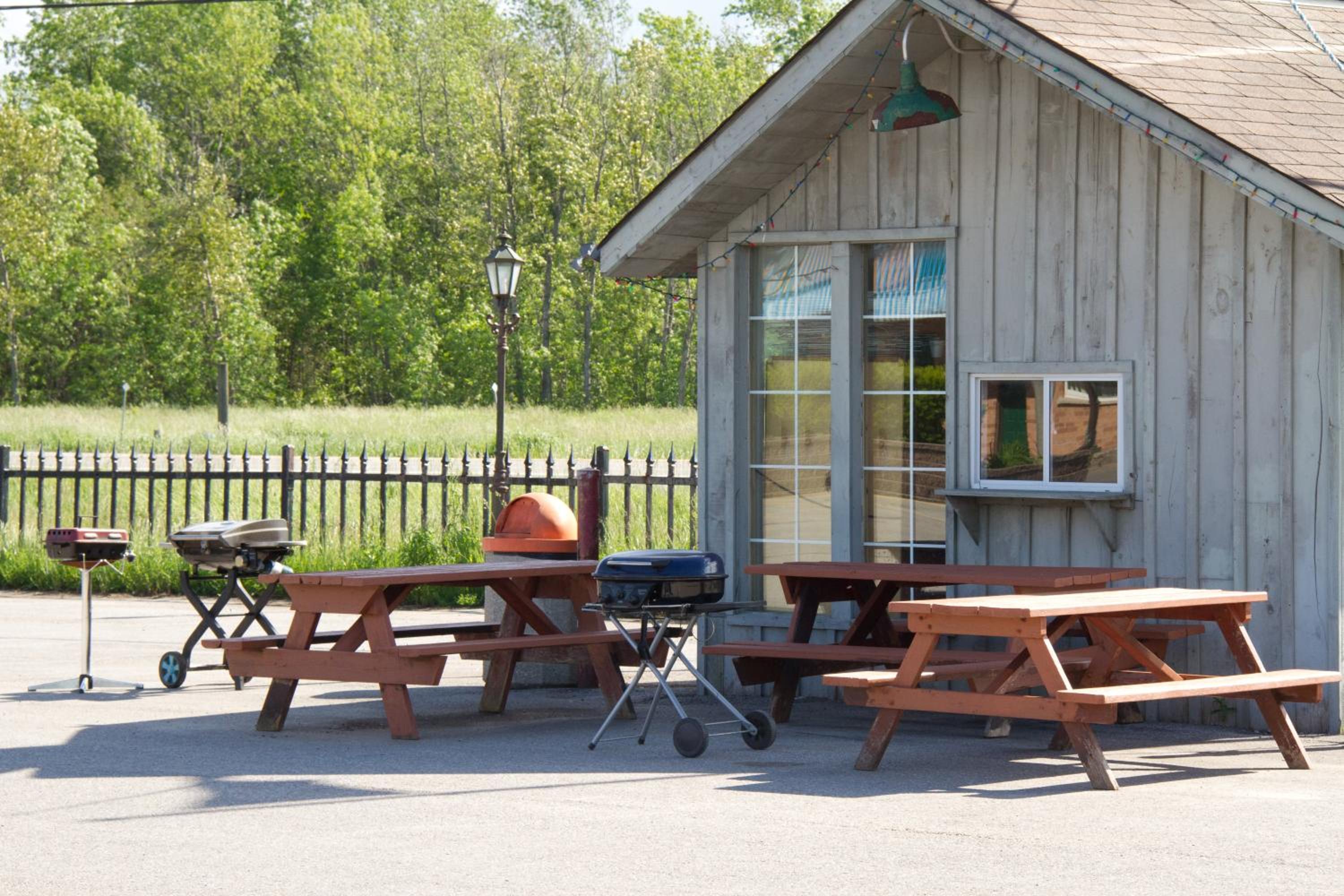 Knights Inn Lindsay