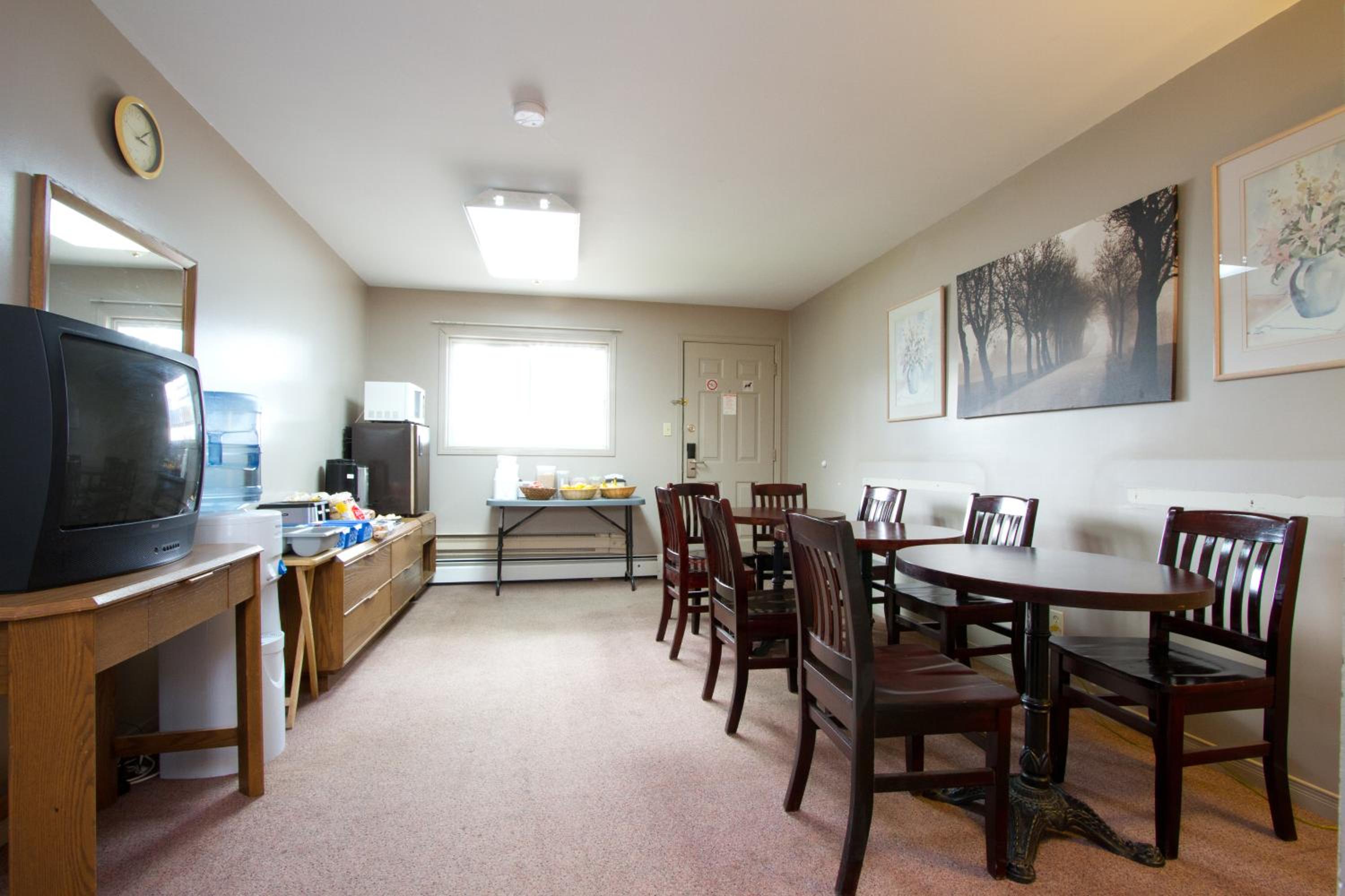 Knights Inn Lindsay