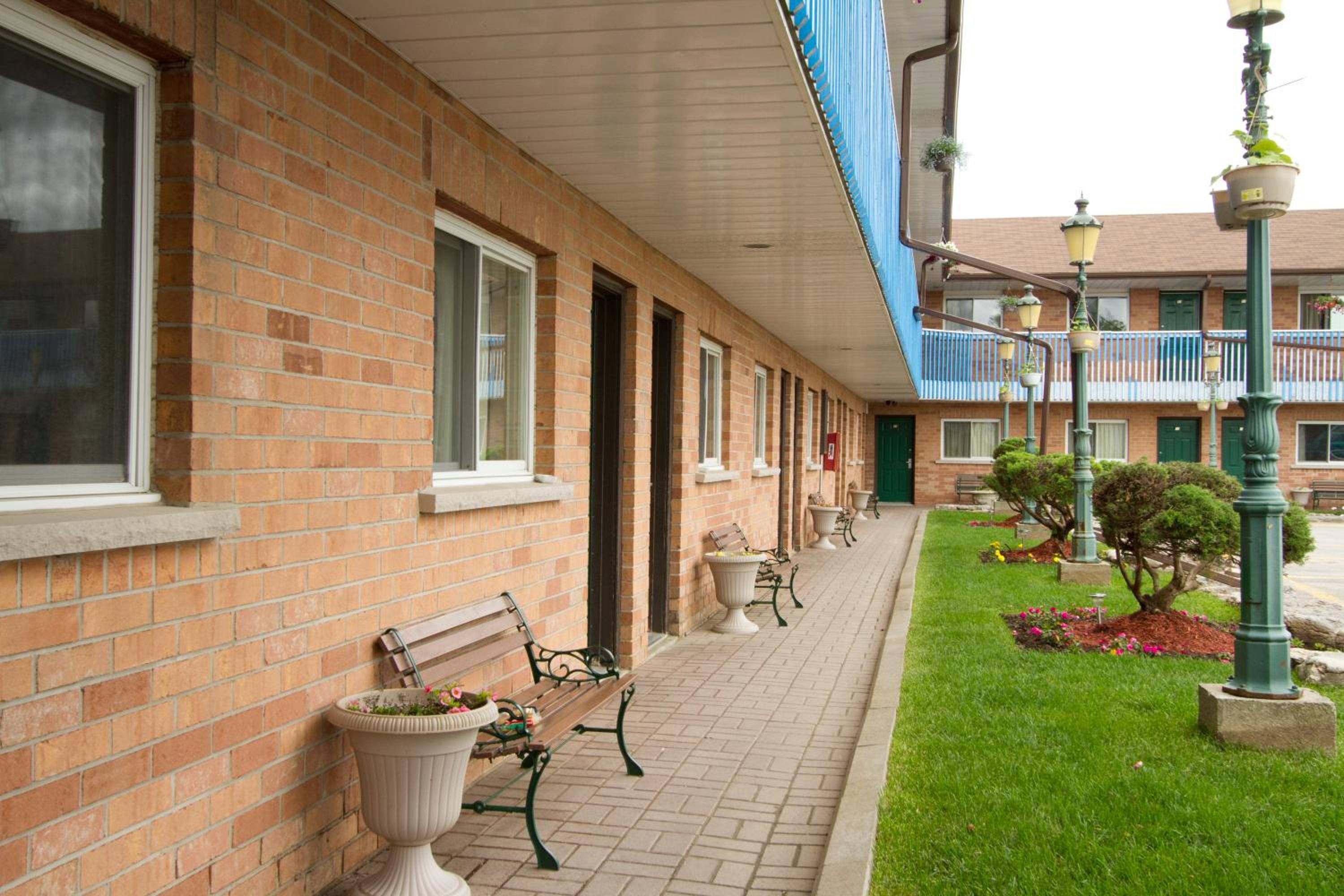 Knights Inn Lindsay