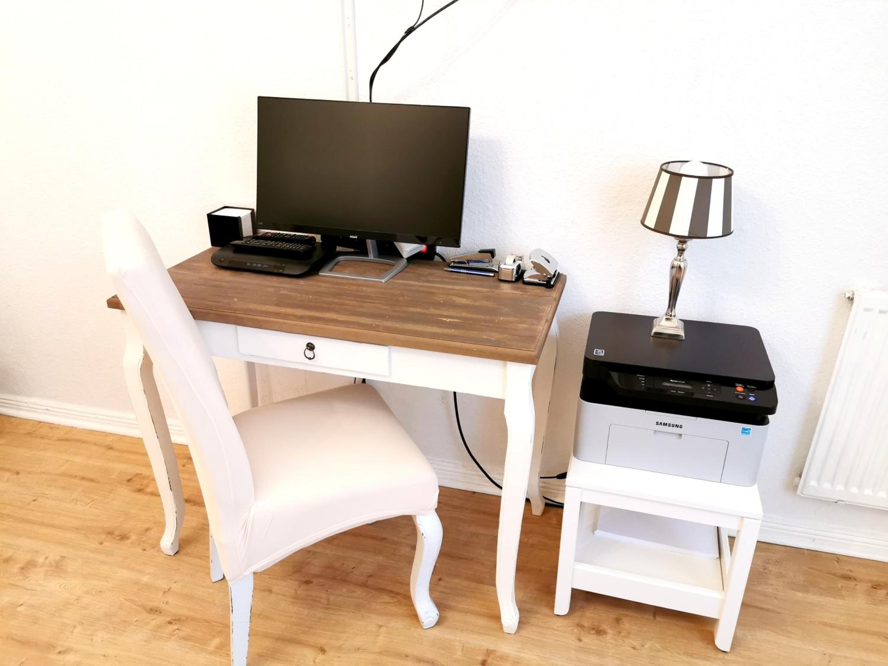 KVH by ROCKCHAIR Apartments l SUPERHOST Status l Boxspringbett am Schloss Charlottenburg welcomes you!