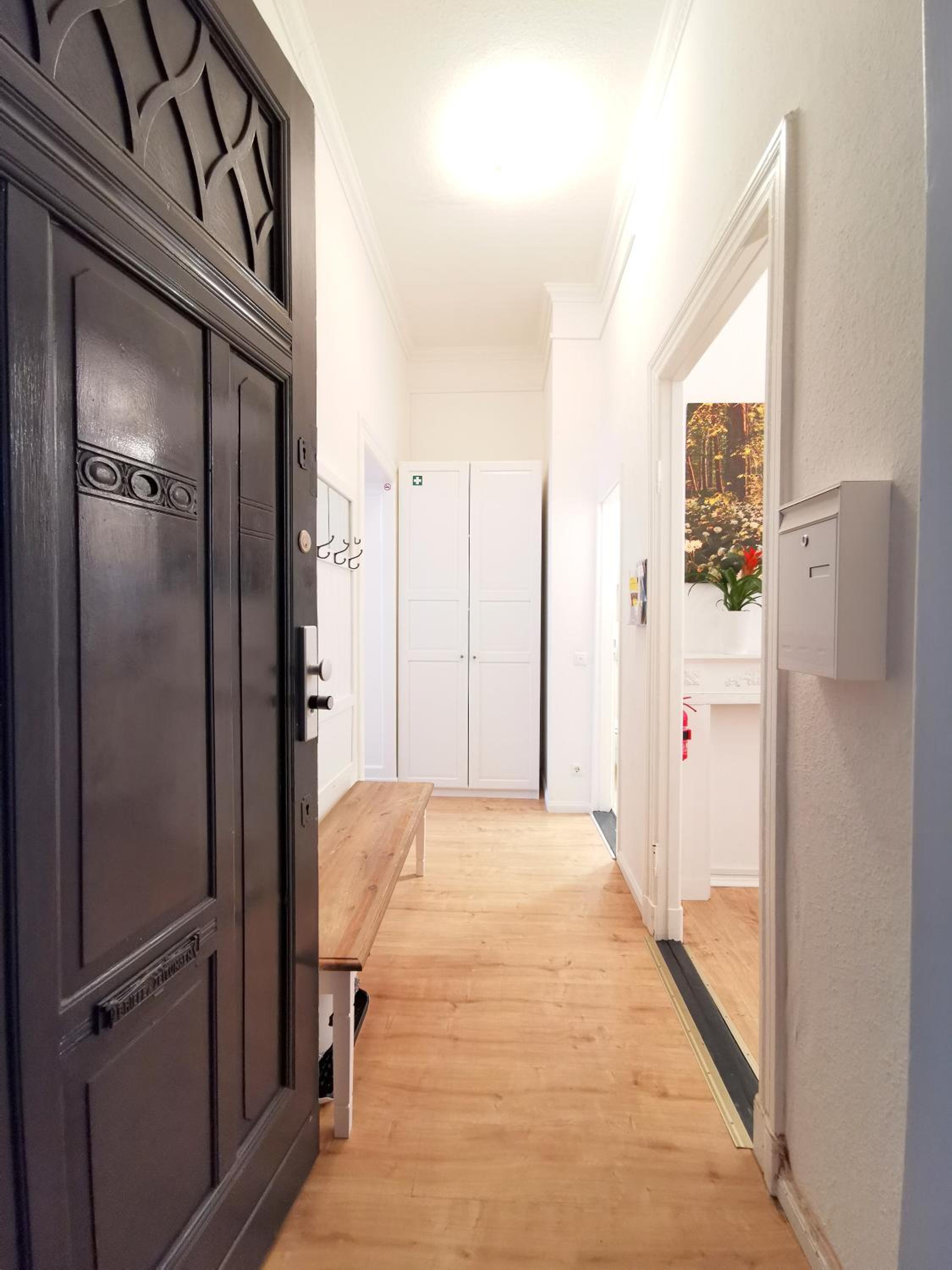 KVH by ROCKCHAIR Apartments l SUPERHOST Status l Boxspringbett am Schloss Charlottenburg welcomes you!