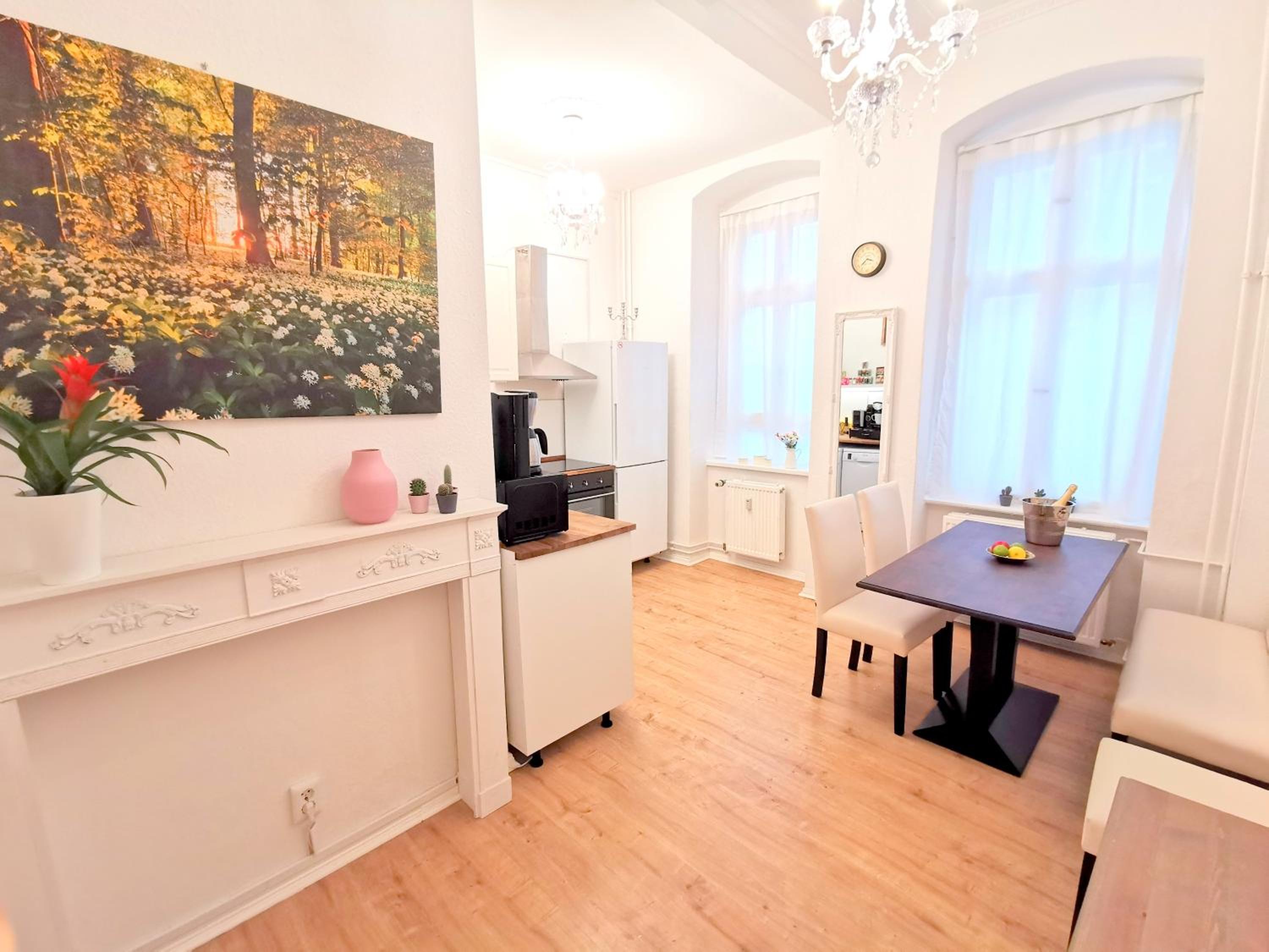 KVH by ROCKCHAIR Apartments l SUPERHOST Status l Boxspringbett am Schloss Charlottenburg welcomes you!