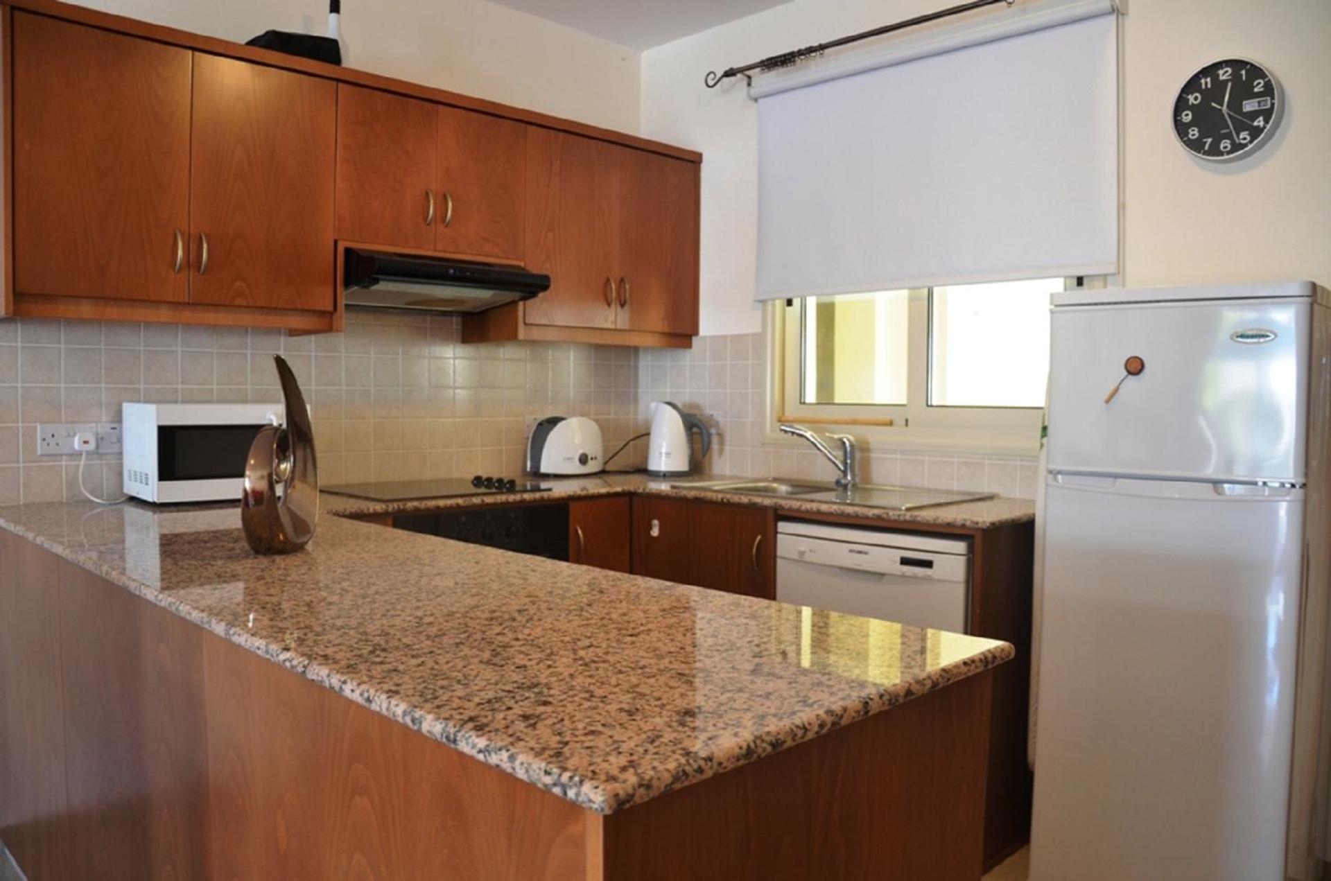 Ground floor one bedroom apartment B2, 3 pools, FREE WIFI view 5