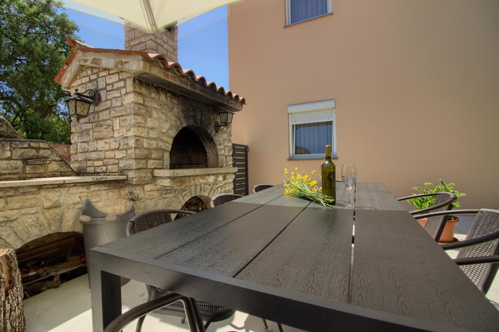 Charming villa Petroro with pool, 900m from the beach view 3