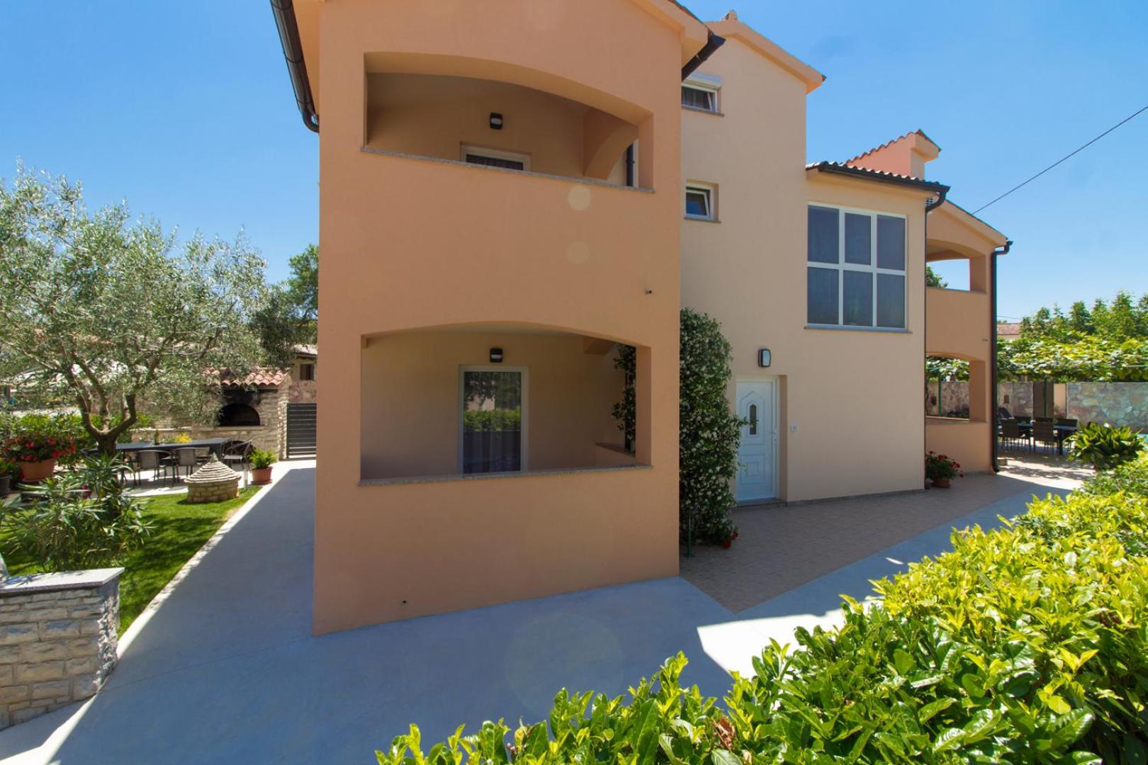 Charming villa Petroro with pool, 900m from the beach view 4