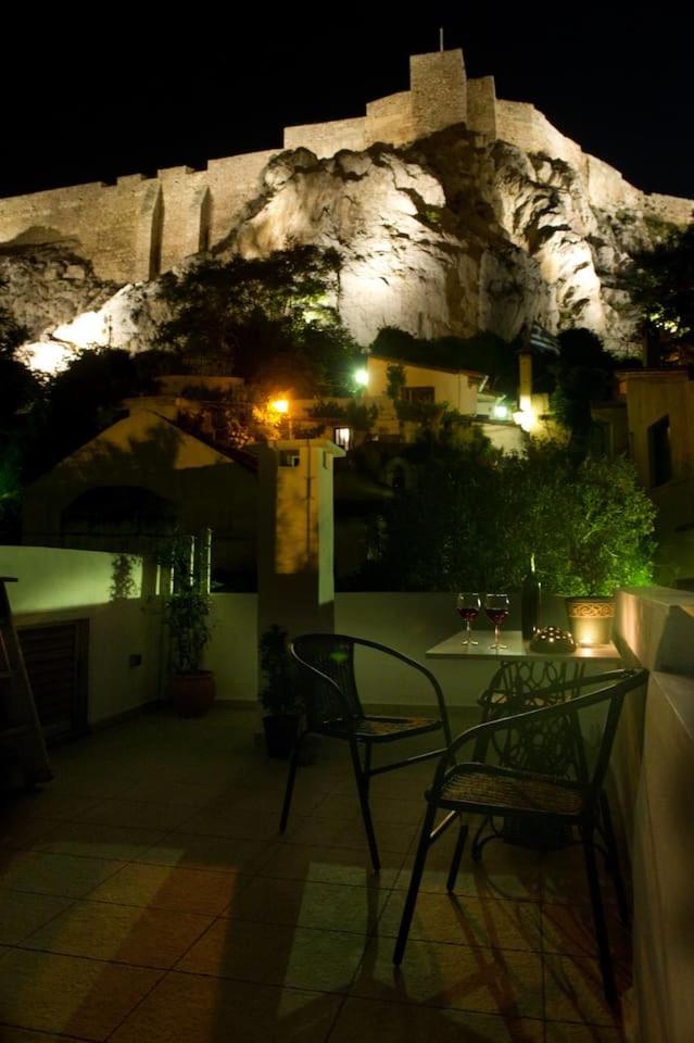 In the shadow of Acropolis