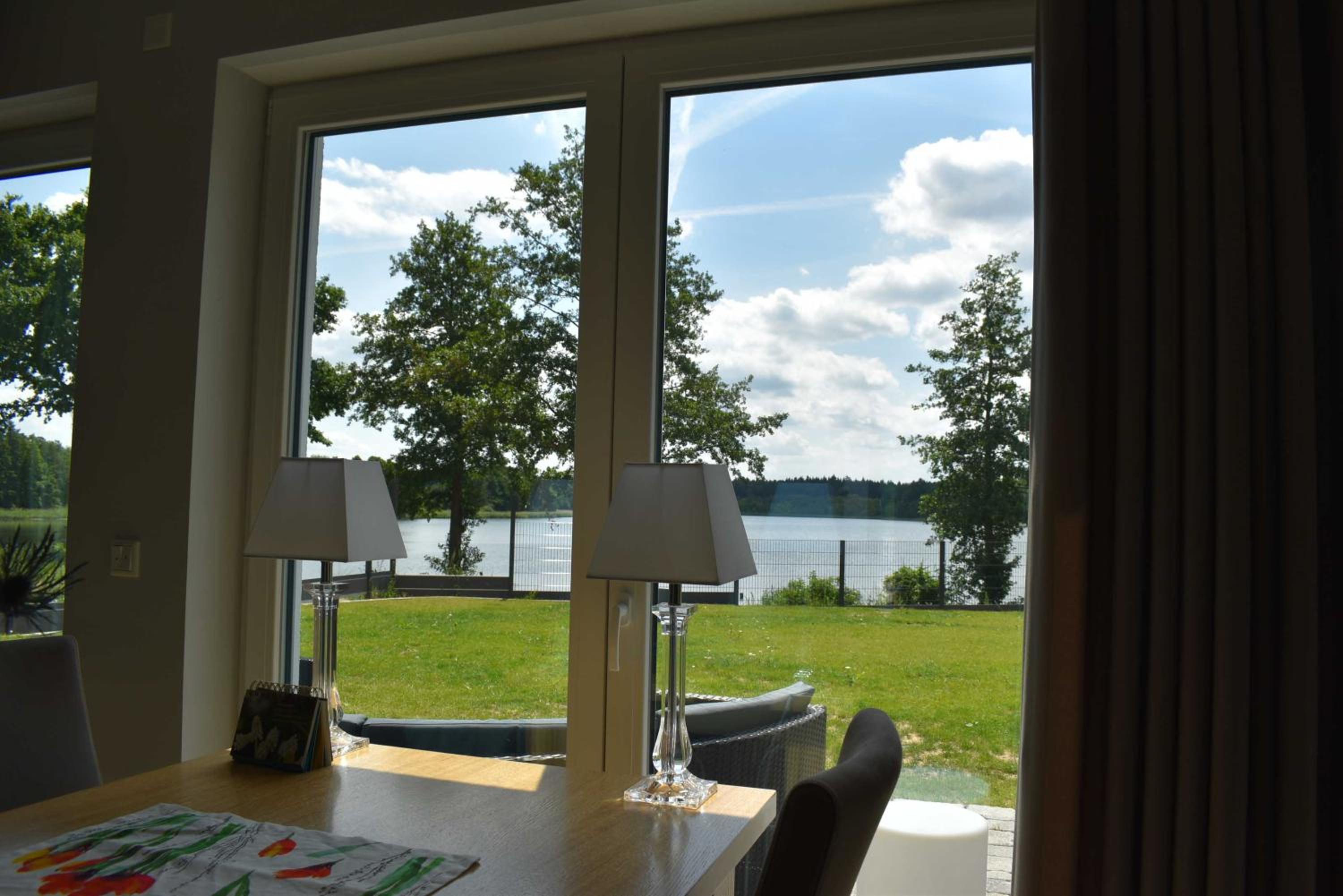 Luxus-See-Domizil mit Sauna, Kamin und Boot-130 qm für 6 Personen