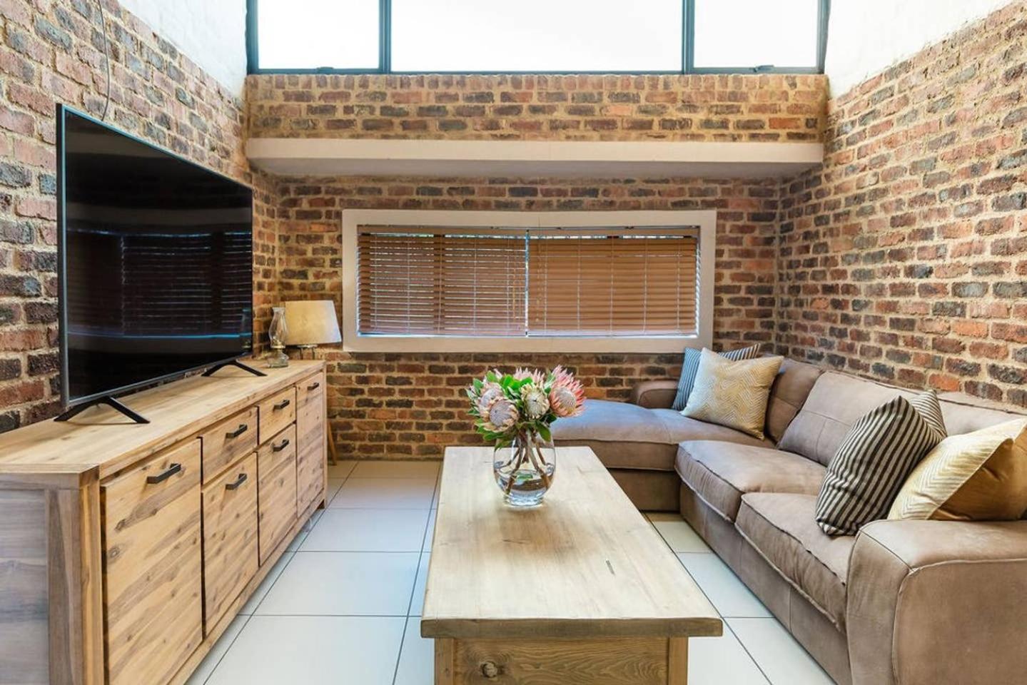 Northcliff Gap Guesthouse