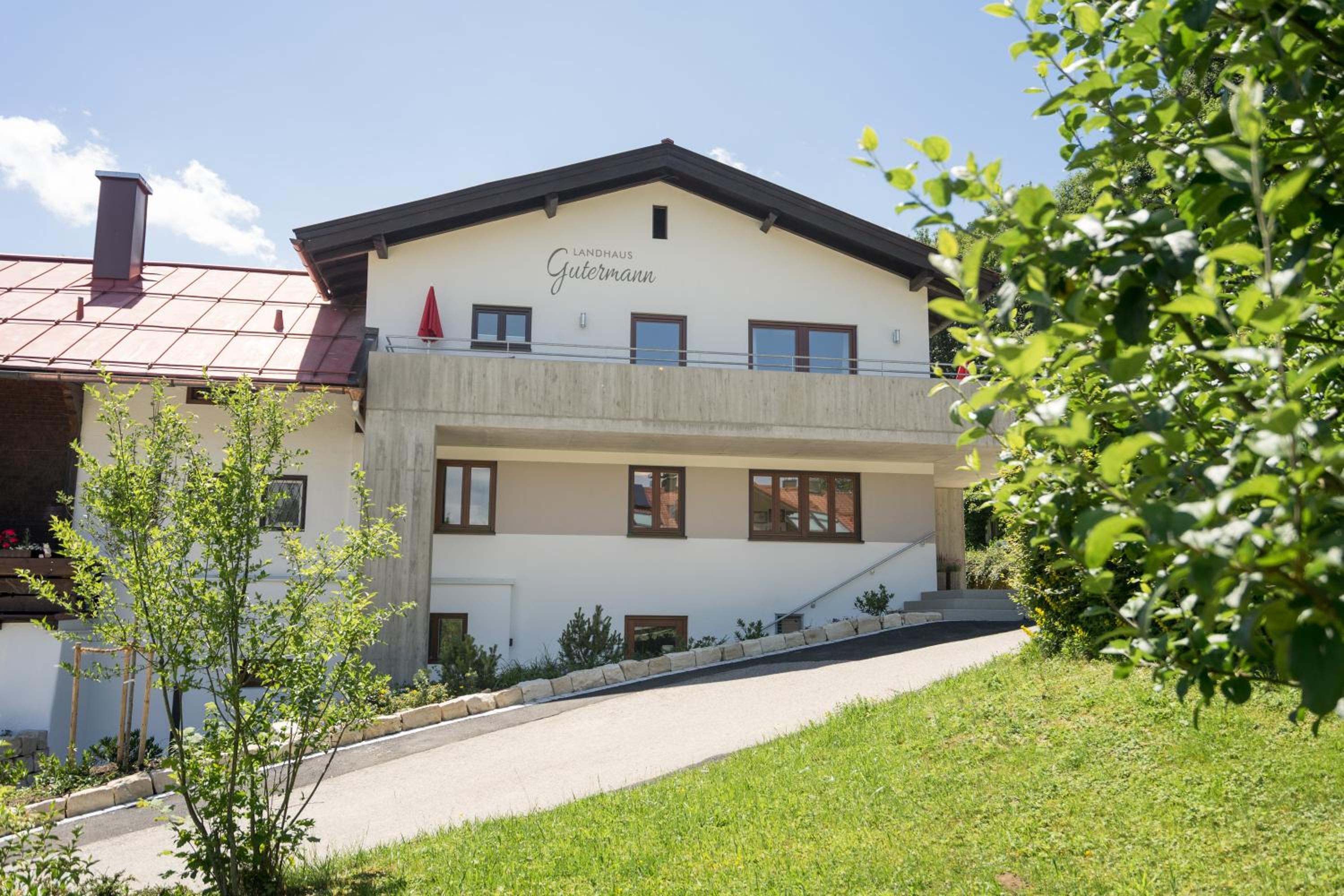 Ferienwohnungen Alpentraum - Landhaus Gutermann