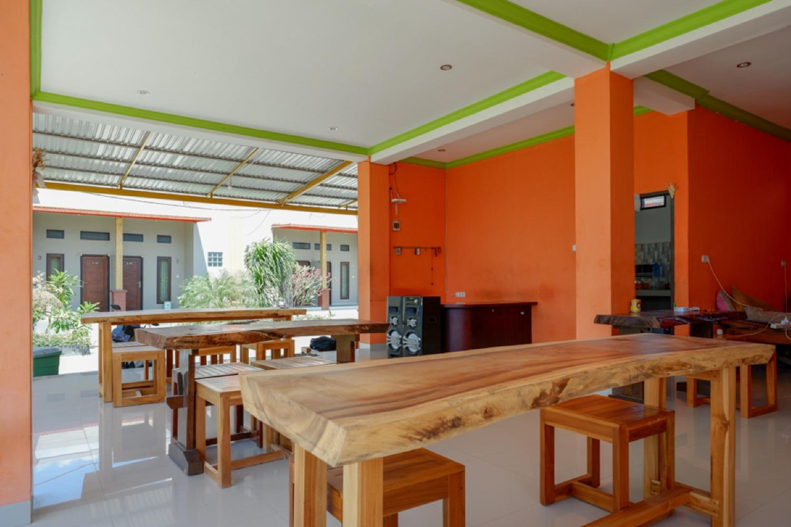 Photo 8