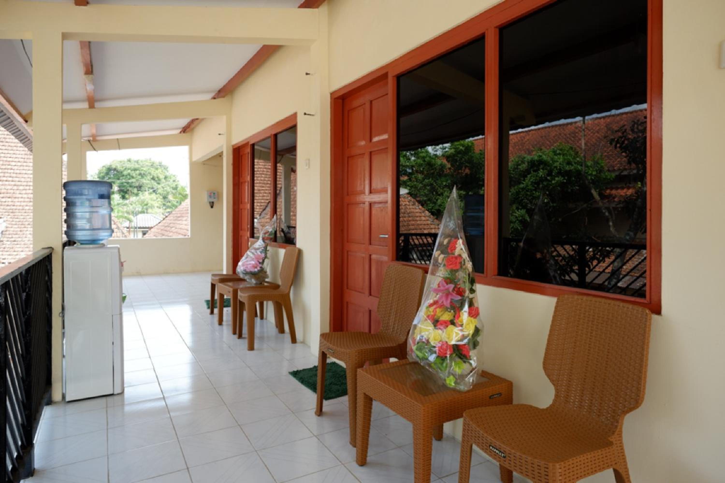 RedDoorz Syariah near Alun Alun Purwokerto view 3