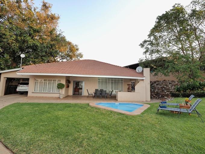 Hazyview Vacations - Poinsettia family Cottage - Property Image 43