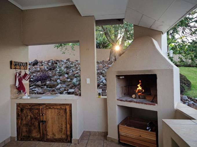 Hazyview Vacations - Poinsettia family Cottage - Property Image 53