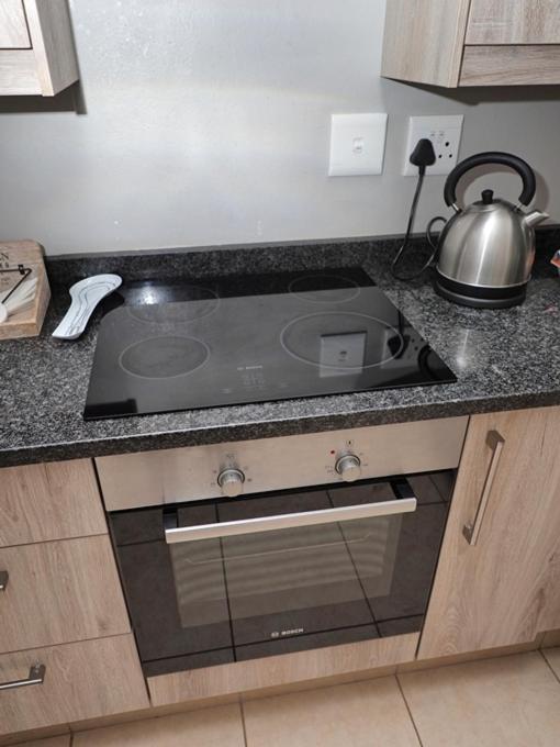 Hazyview Vacations - Poinsettia family Cottage - Property Image 15