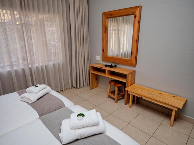 Hazyview Vacations - Poinsettia family Cottage - Property Image 44