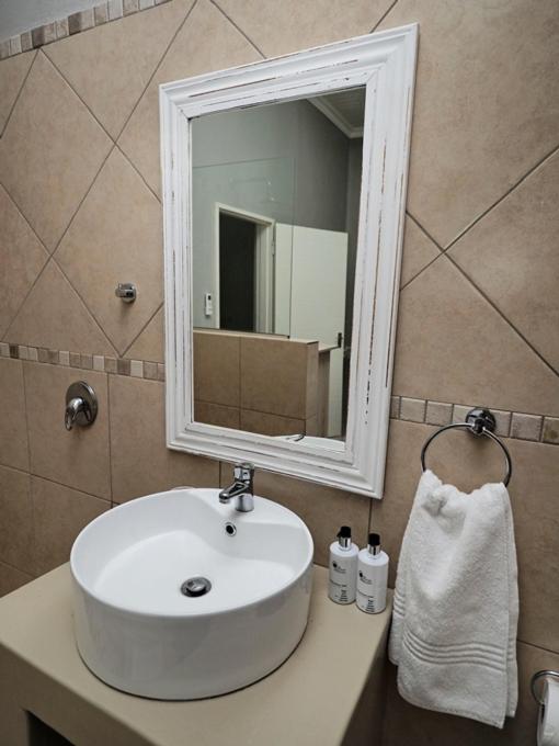 Hazyview Vacations - Poinsettia family Cottage - Property Image 37