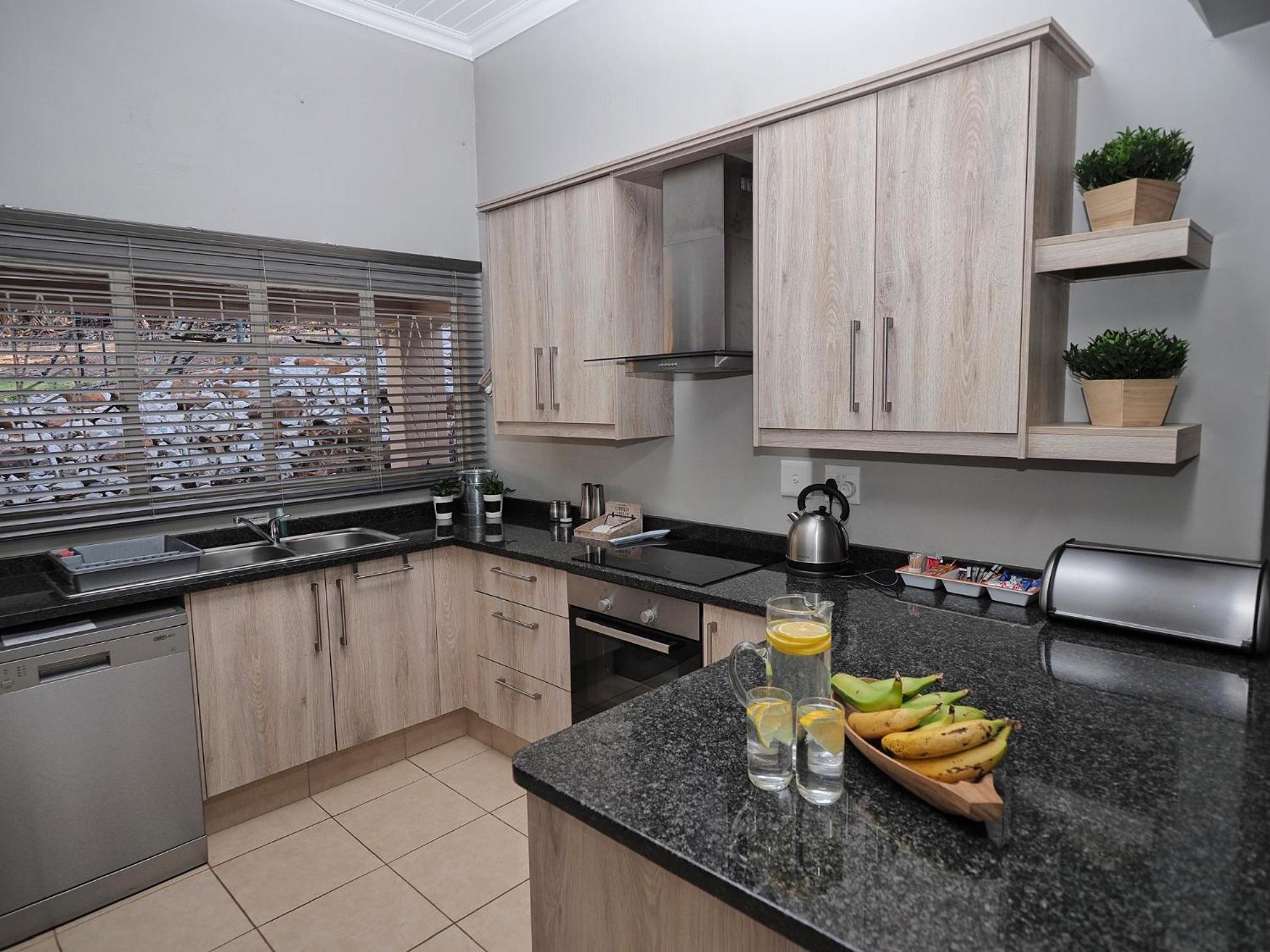 Hazyview Vacations - Poinsettia family Cottage - Property Image 17