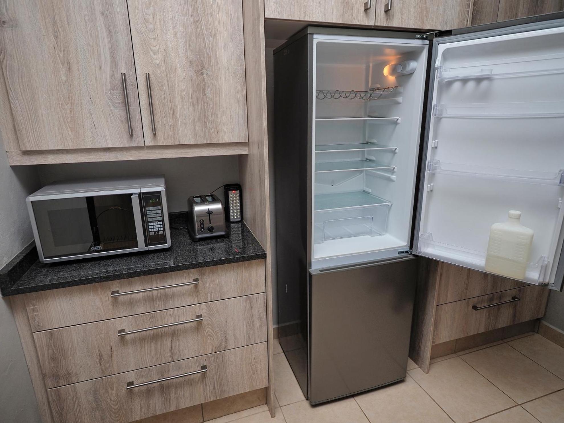 Hazyview Vacations - Poinsettia family Cottage - Property Image 11