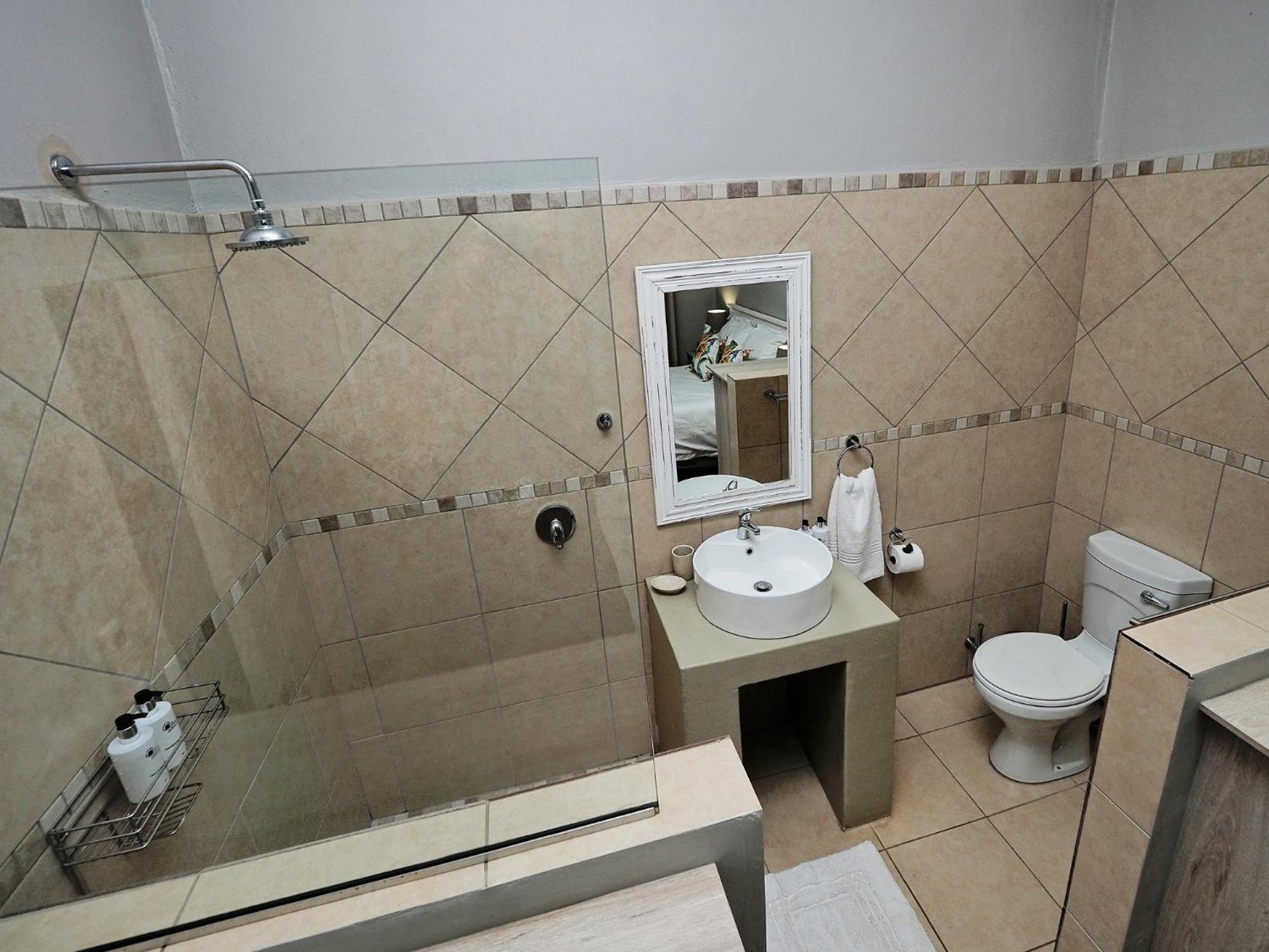 Hazyview Vacations - Poinsettia family Cottage - Property Image 49