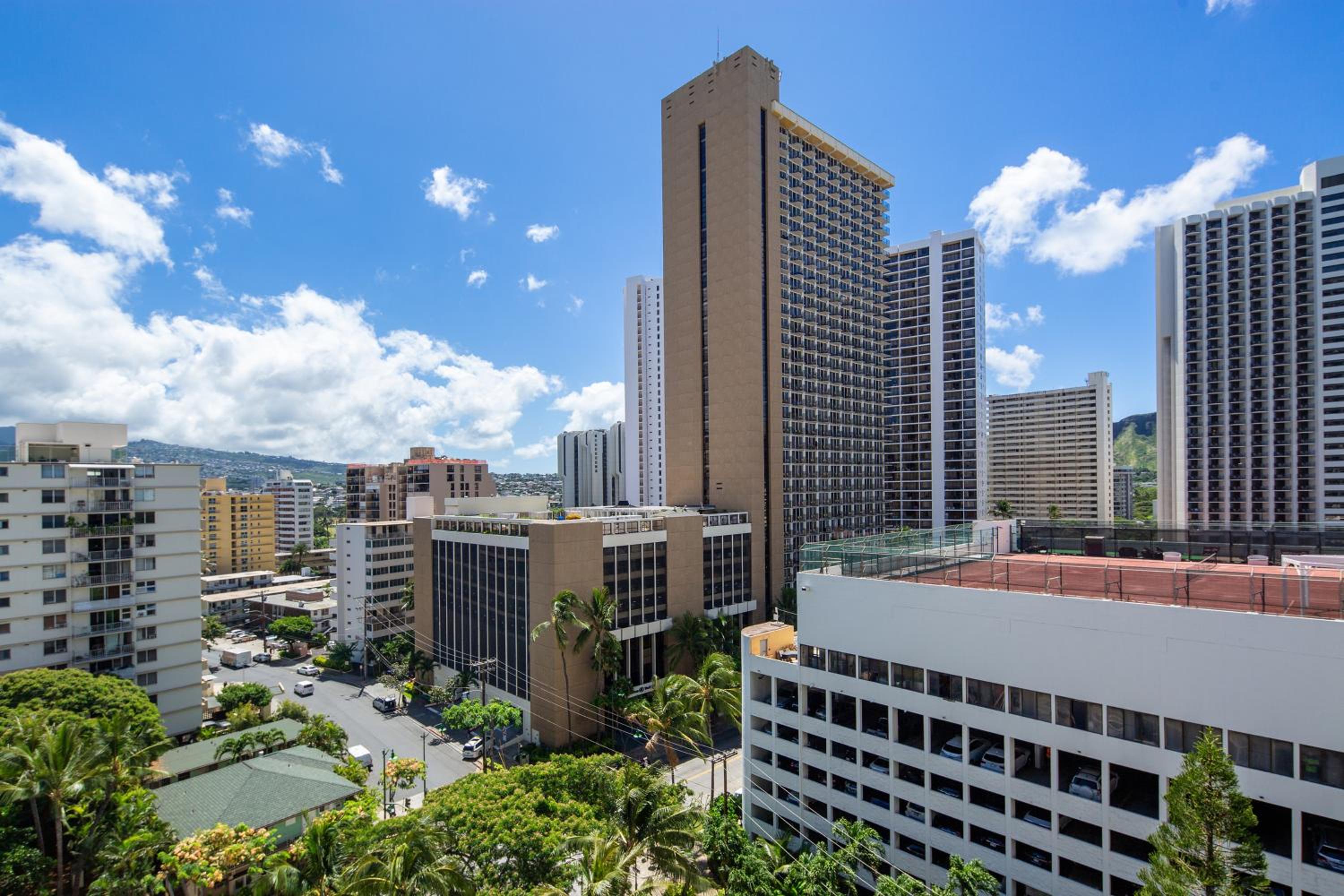 Ocean View from Lanais-2 Blocks to Waikiki Beach view 4