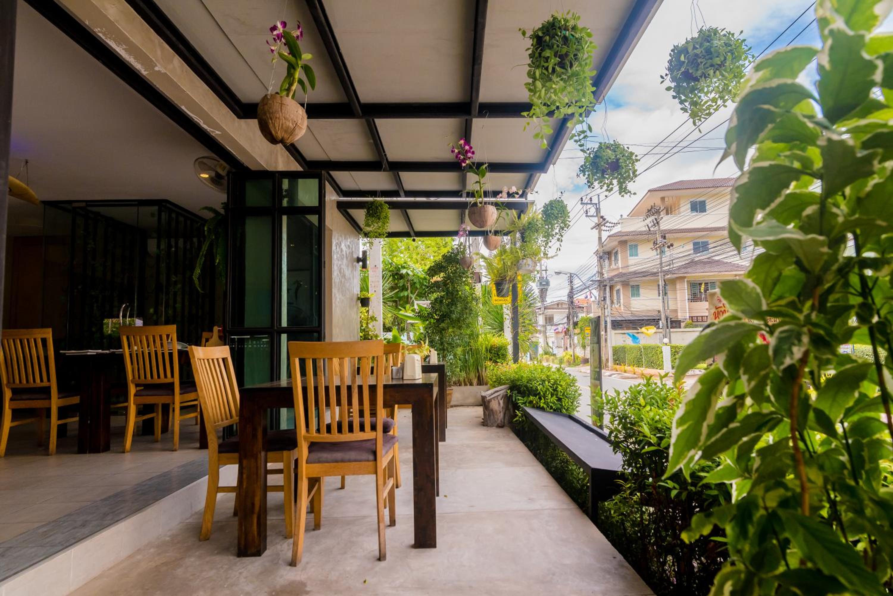 Surf & Sand Resort