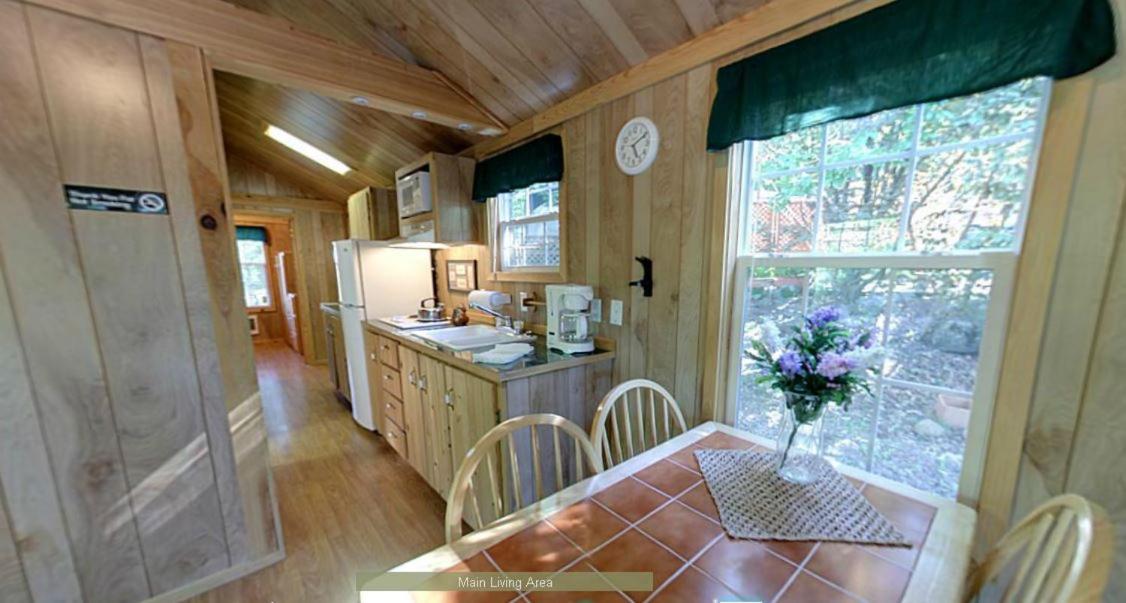 Round Top Premiere Cottage 6 view 3