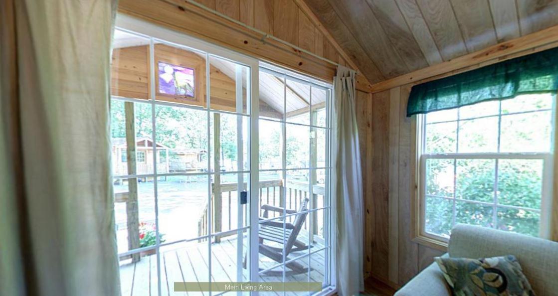 Round Top Premiere Cottage 6 view 4
