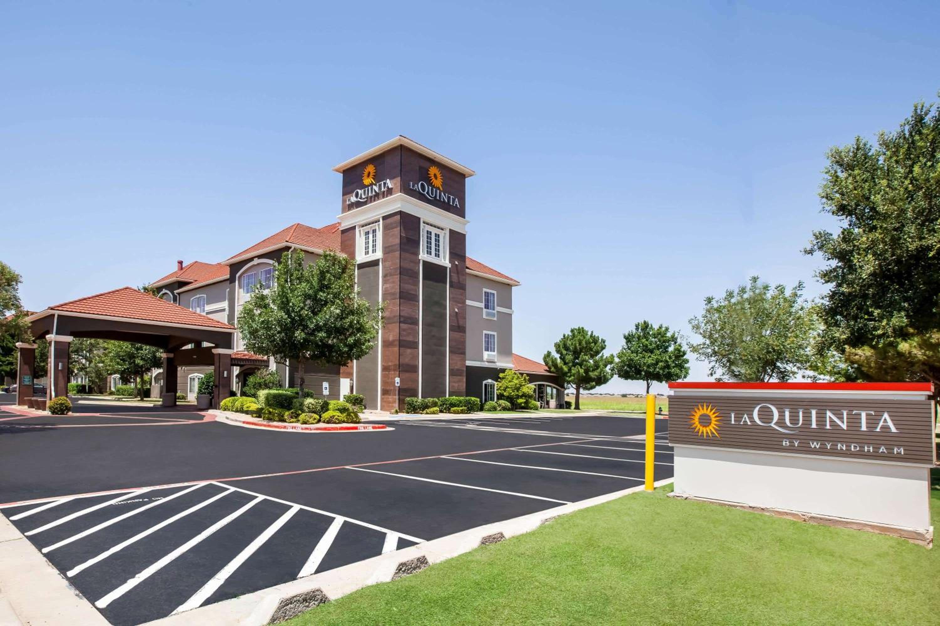 Hotel La Quinta by Wyndham Lubbock North - Image 1