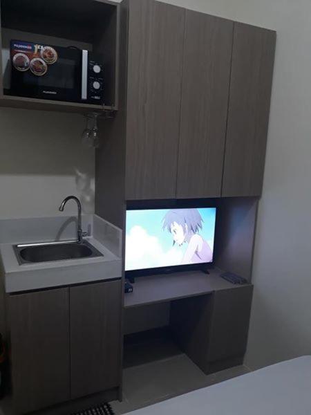 Edsa Urban Deca Tower Condo Unit with Wifi and Netflix view 4