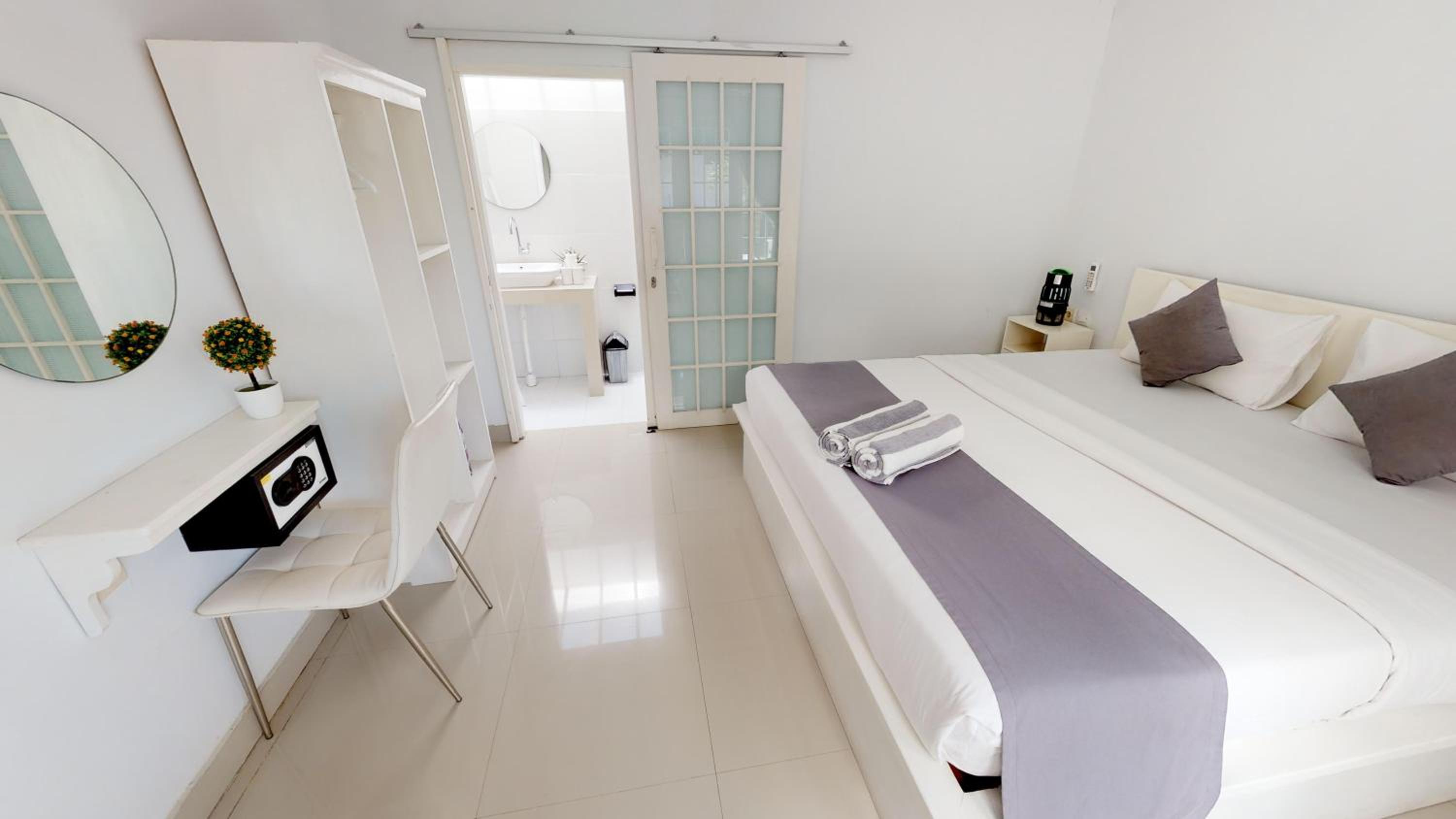 Casa Blanca Gili Air