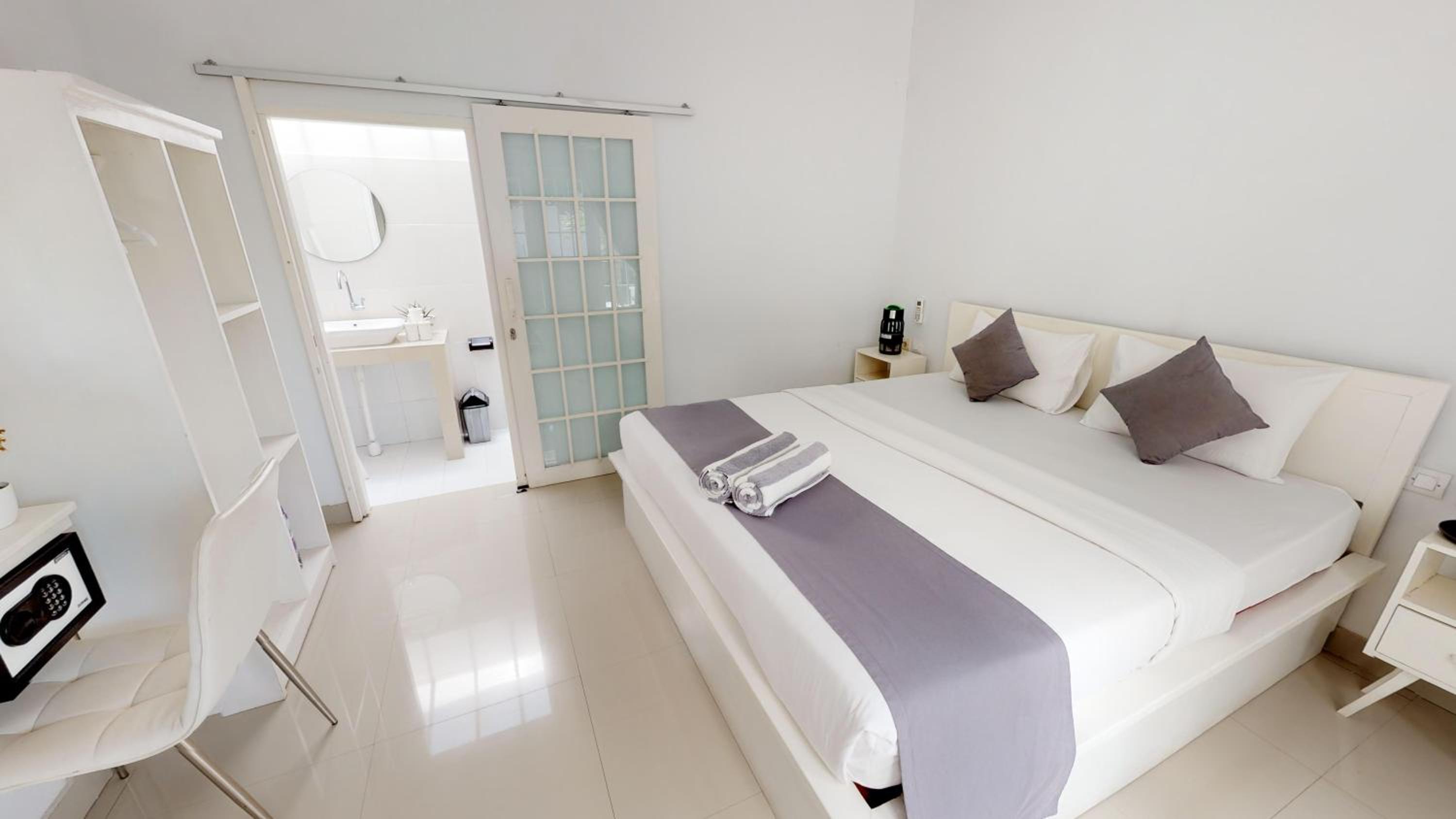 Casa Blanca Gili Air