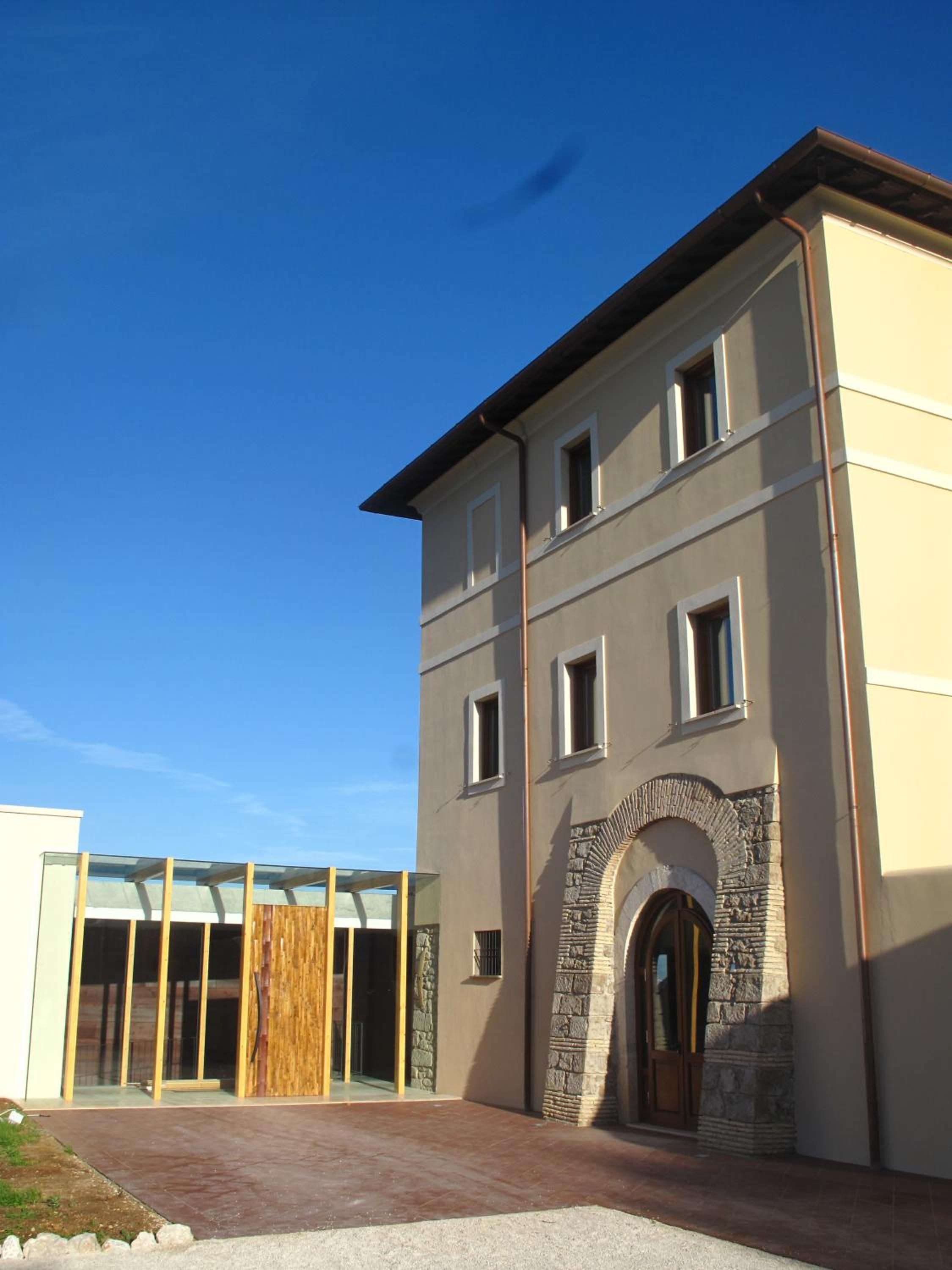 Photo 8