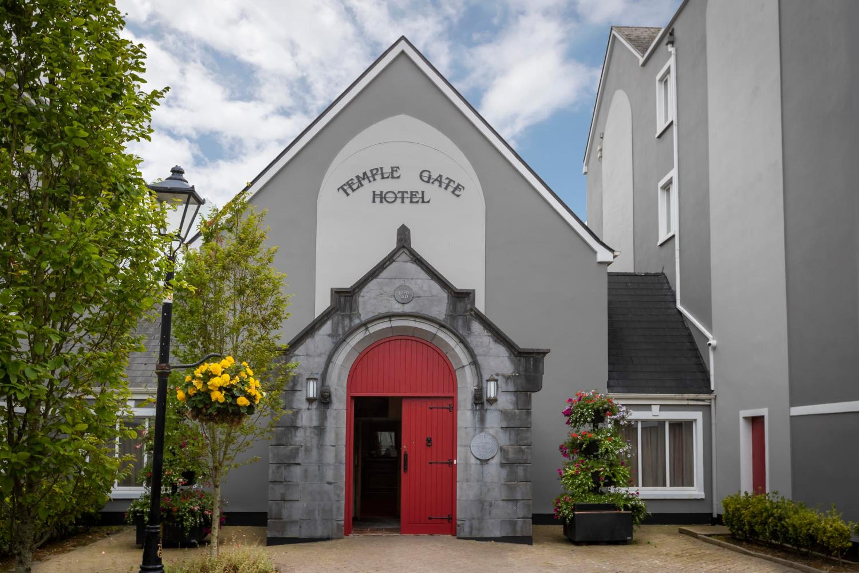 Ennis Vacations - Temple Gate Hotel - Property Image 2