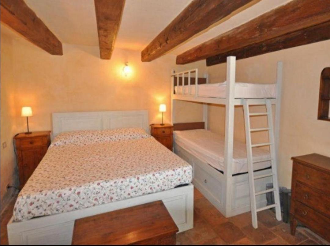 Tinaia en Anghiari — hotel room