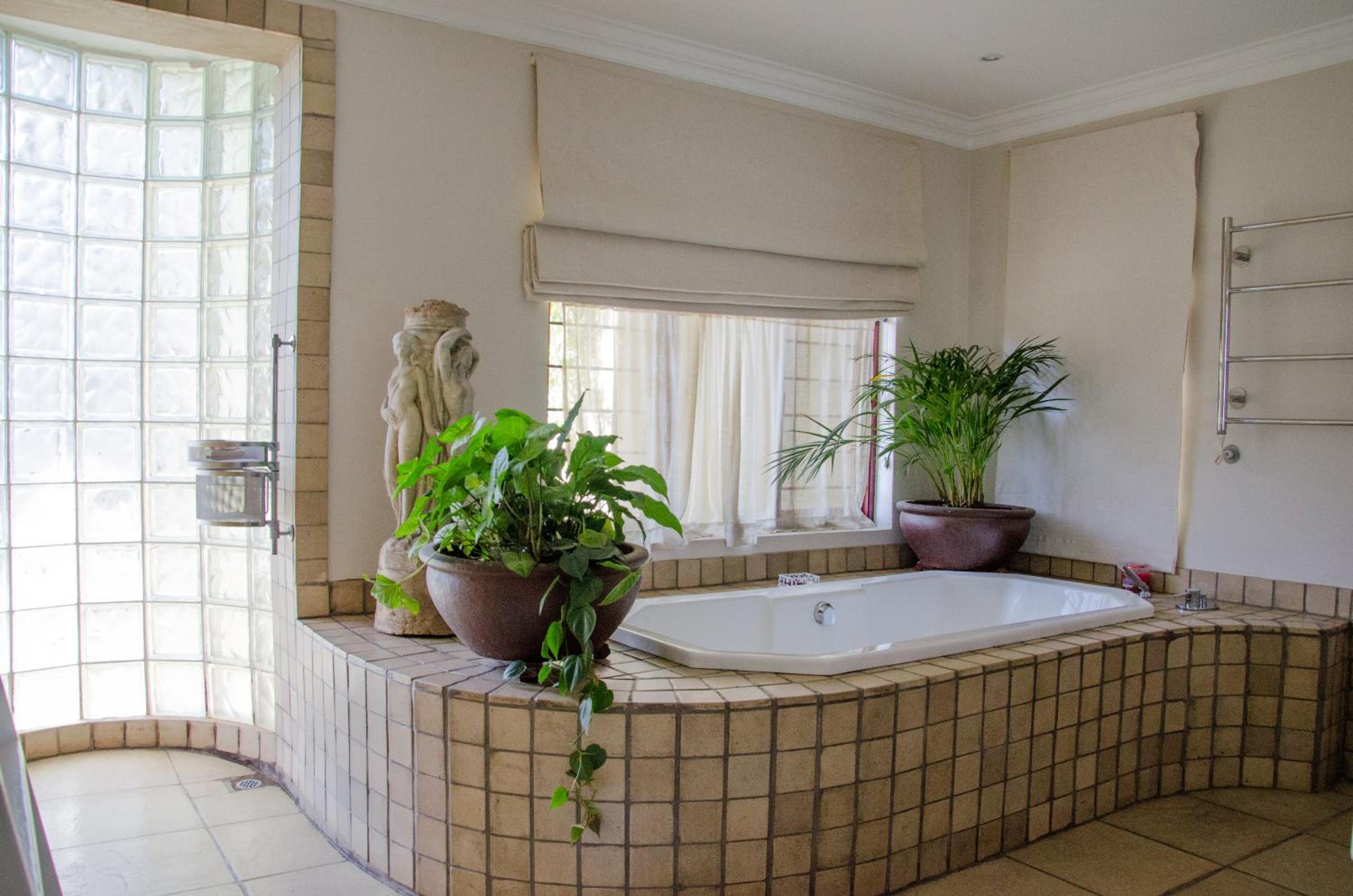Shepherd's Corner Guest House - Tranquil Boutique Stay in Bryanston