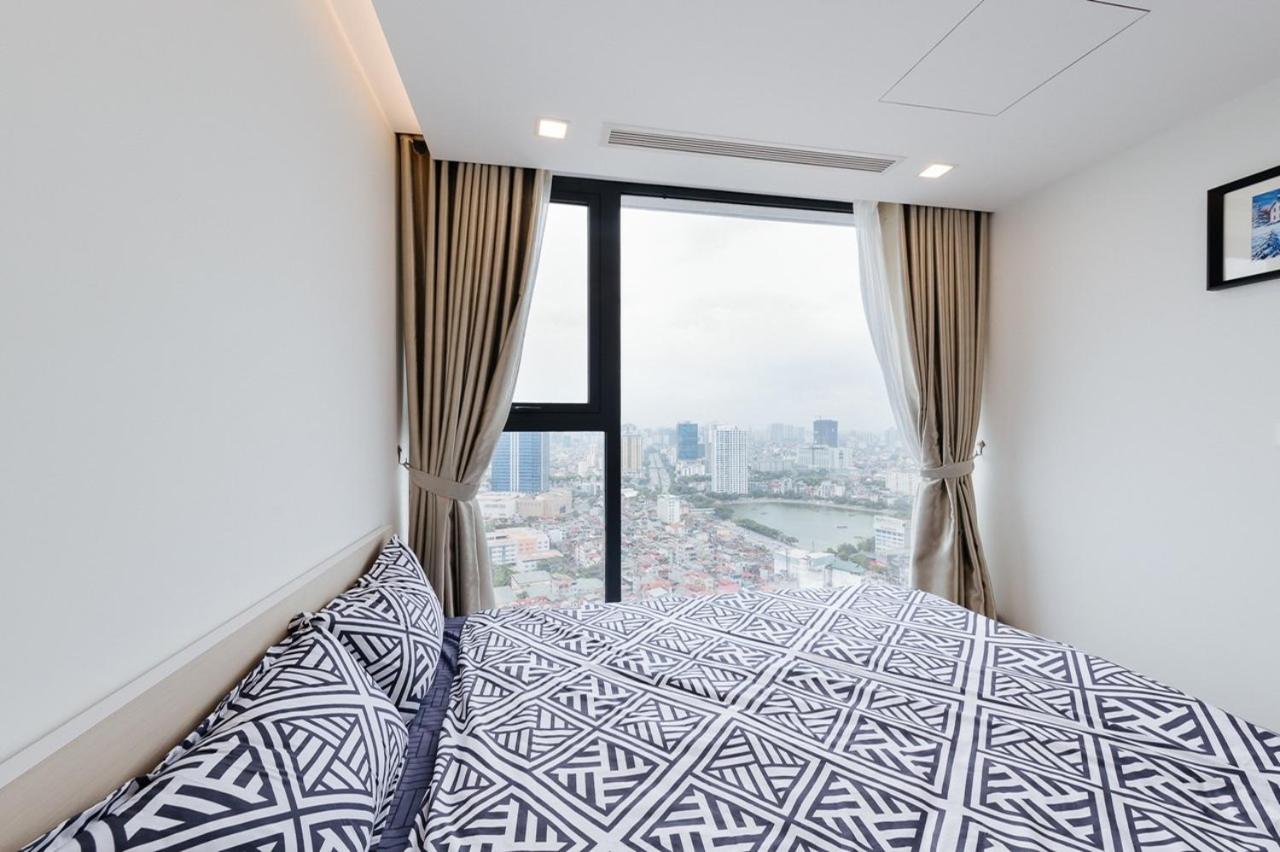 Sunshine Balcony Apartment in VINHOMES METROPOLIS near Lotte Hanoi