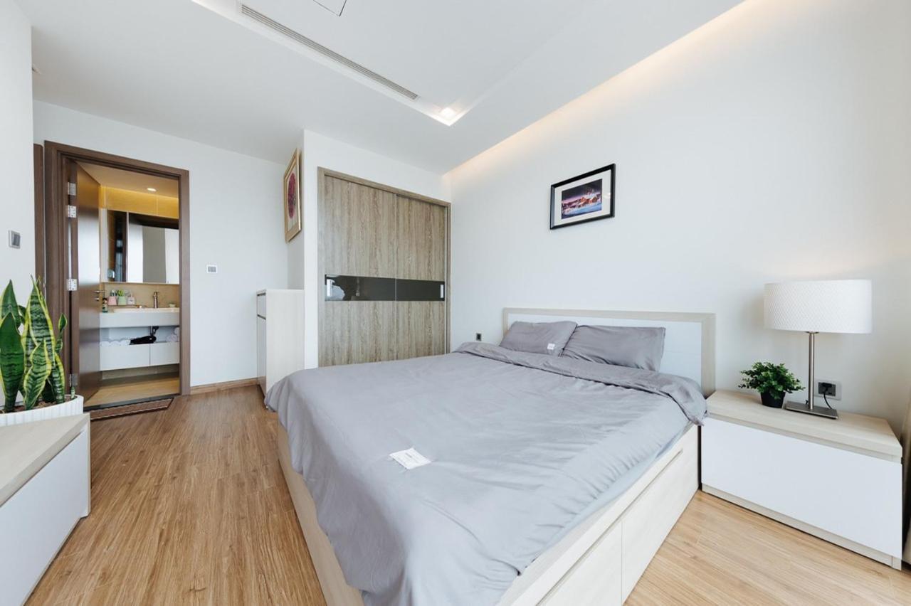 Sunshine Balcony Apartment in VINHOMES METROPOLIS near Lotte Hanoi