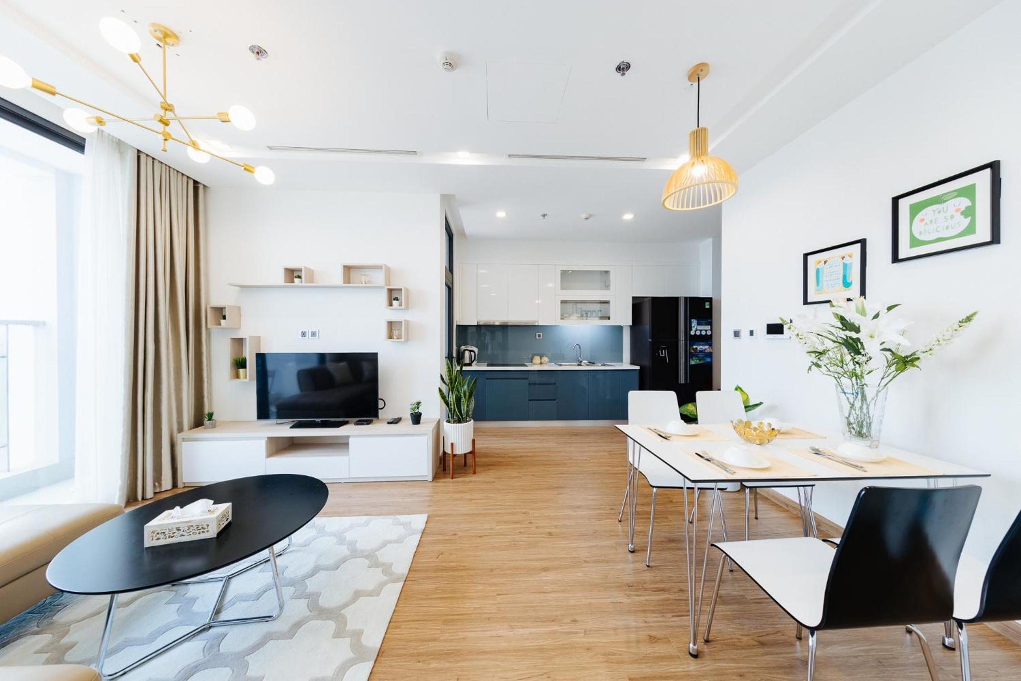 Sunshine Balcony Apartment in VINHOMES METROPOLIS near Lotte Hanoi