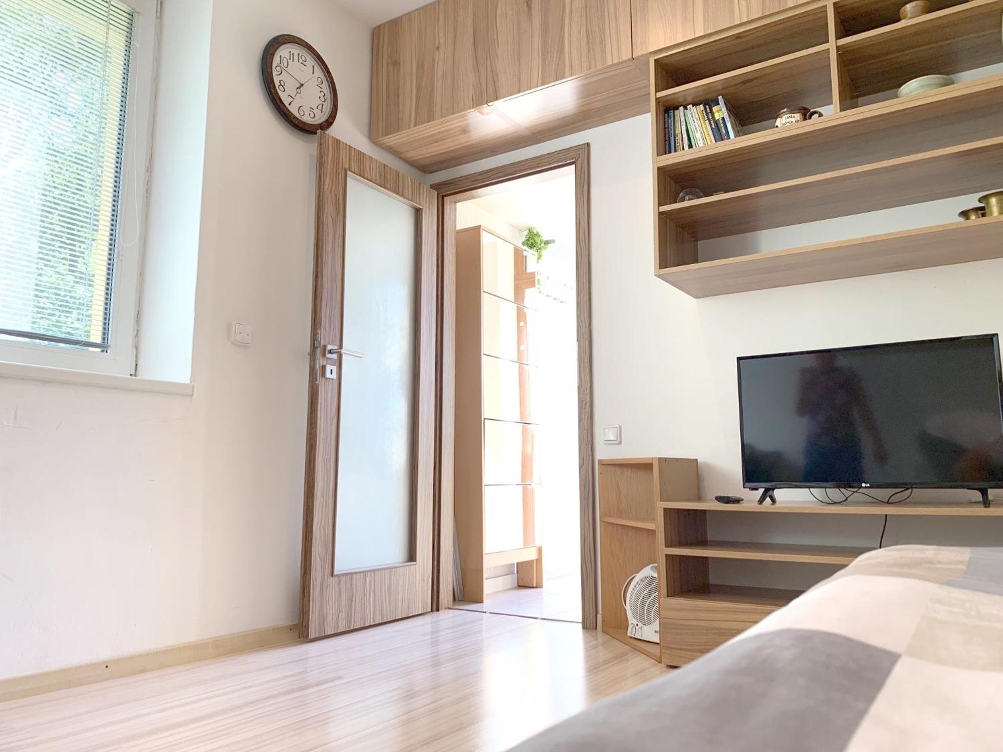 Krásný apartmán u lesa, trolejbus do centra a BVV, parkování zdarma