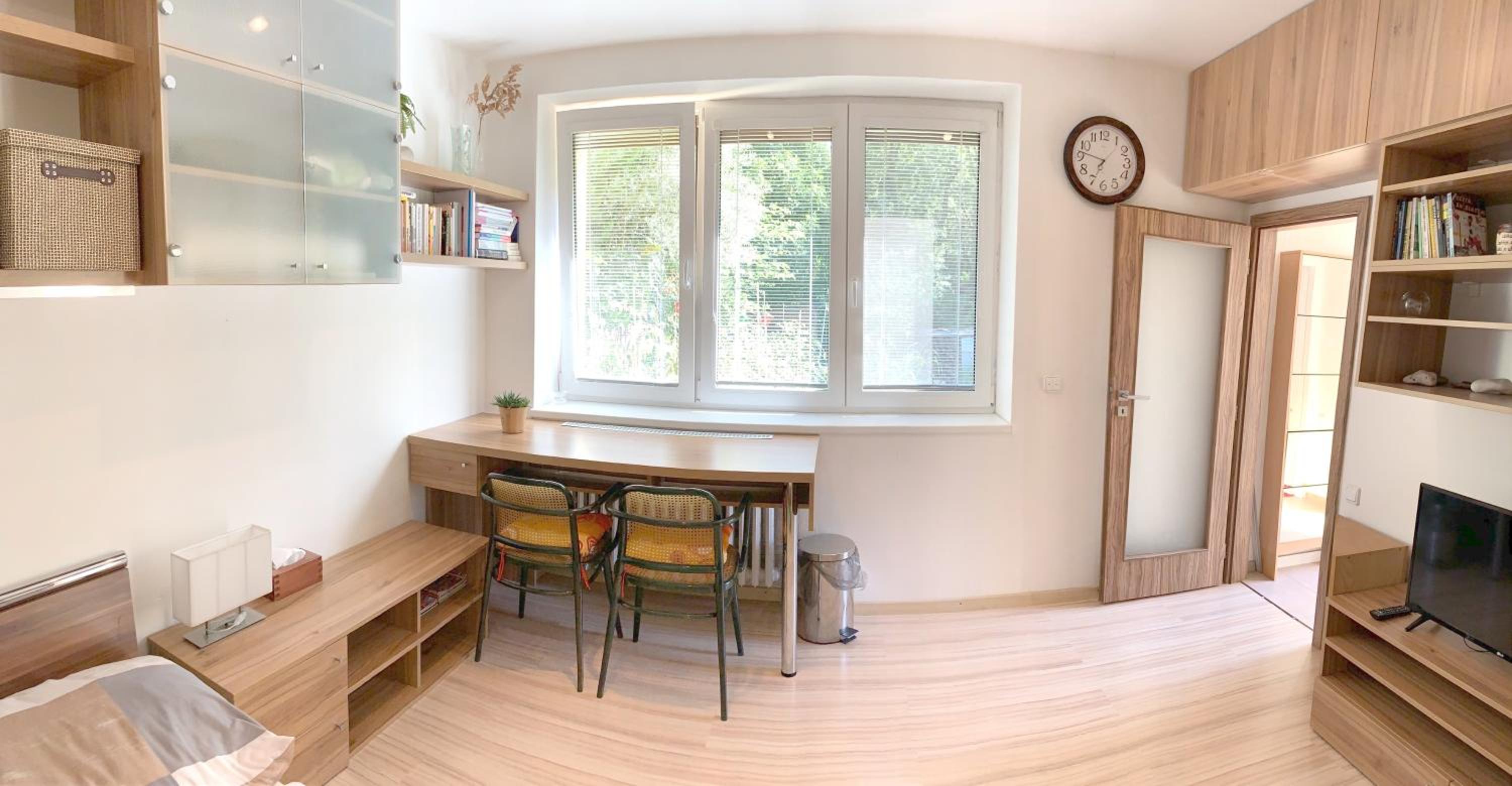 Krásný apartmán u lesa, trolejbus do centra a BVV, parkování zdarma