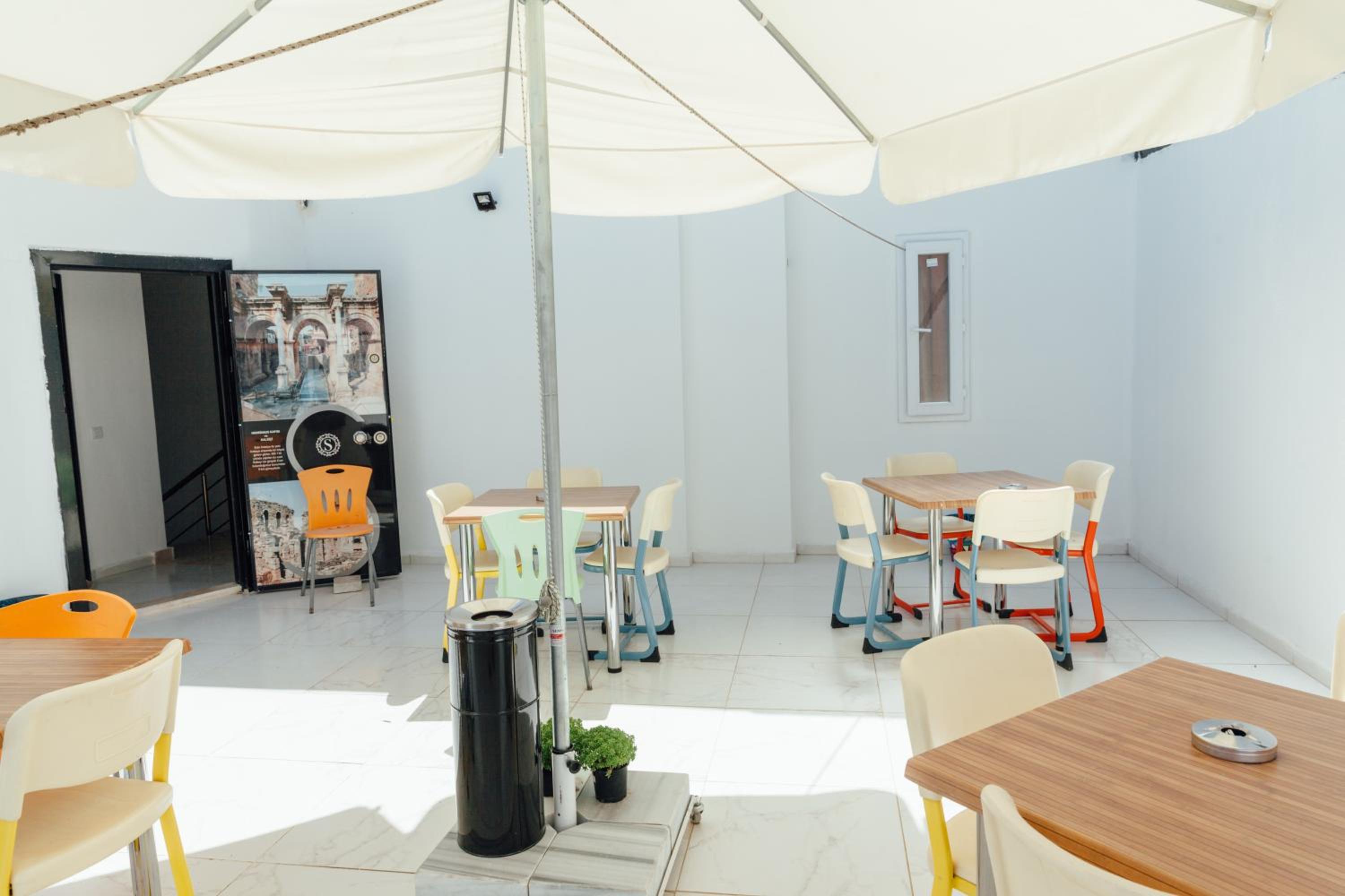 Sare Suites Downtown - Image 31