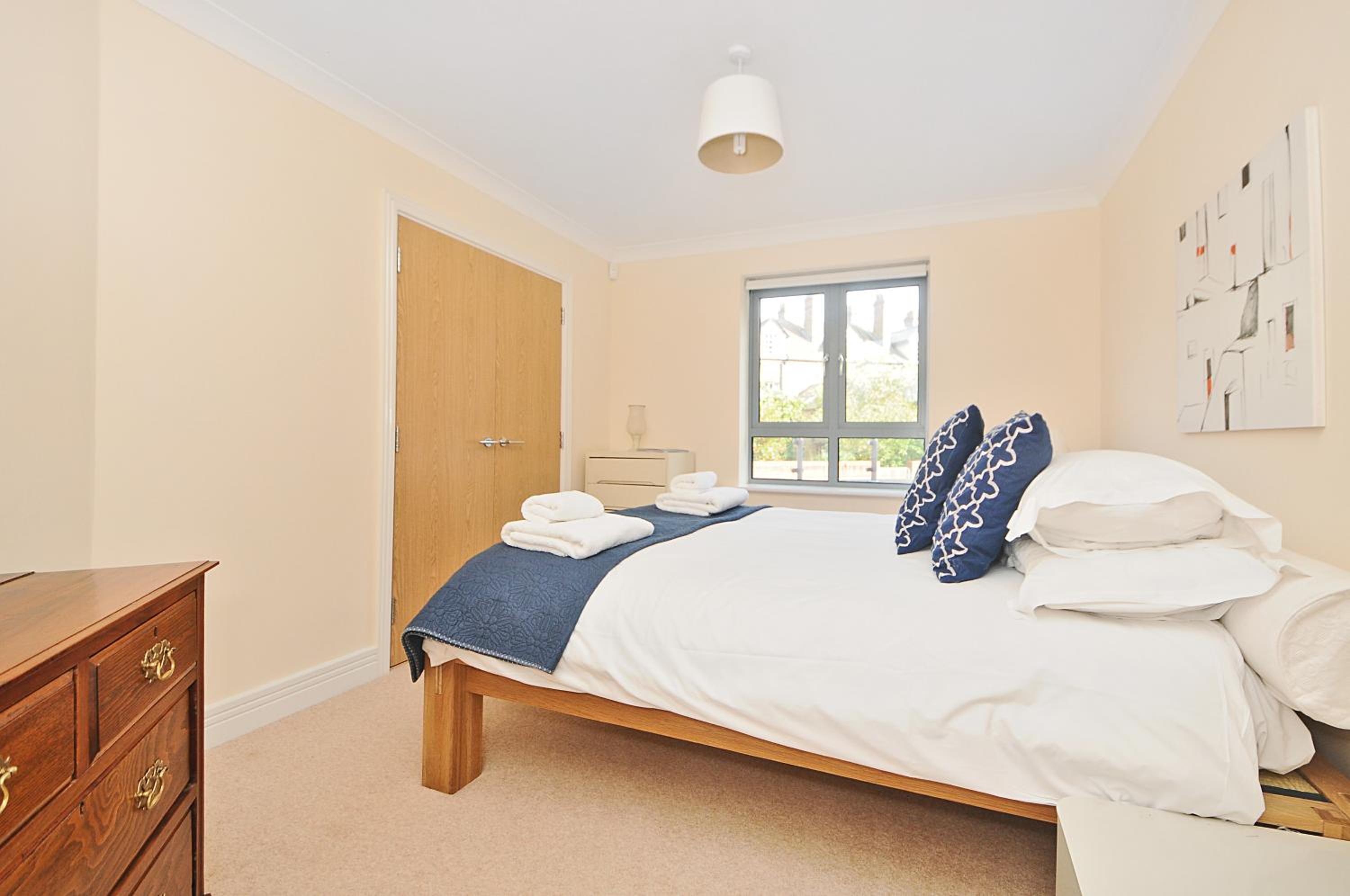 Oxford Vacations - Two-bedroom apartment in Jericho (oxskfh) - Property Image 9