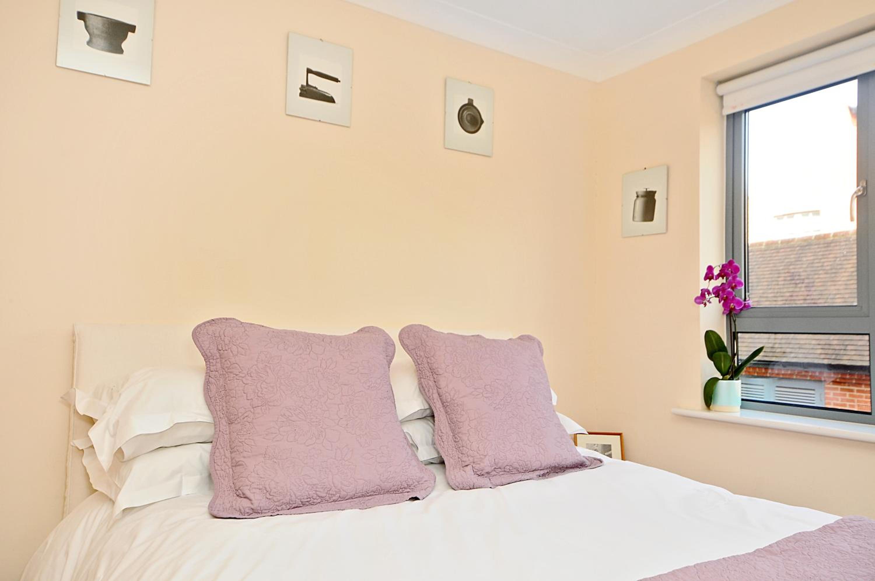 Oxford Vacations - Two-bedroom apartment in Jericho (oxskfh) - Property Image 10