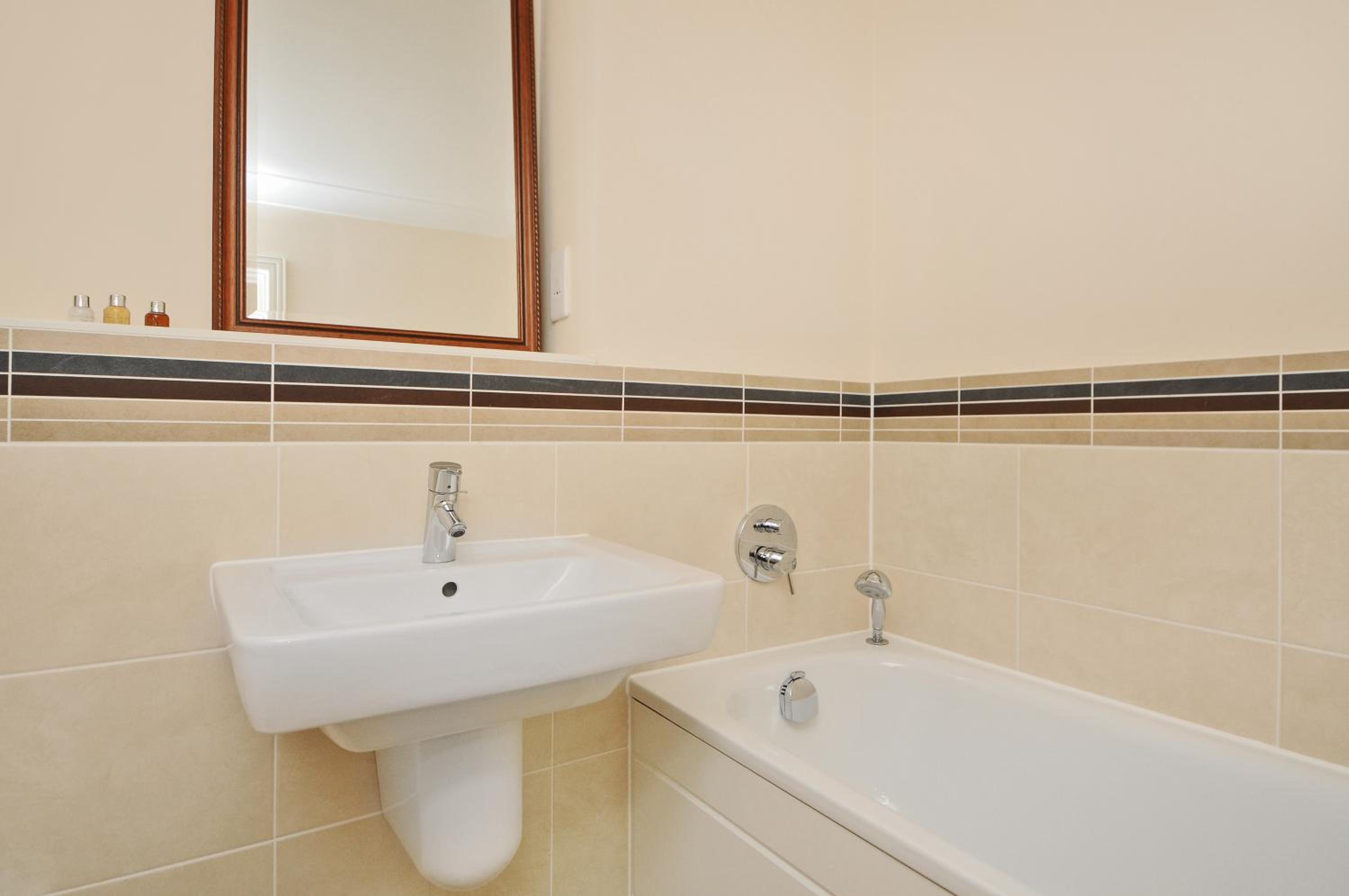 Oxford Vacations - Two-bedroom apartment in Jericho (oxskfh) - Property Image 8