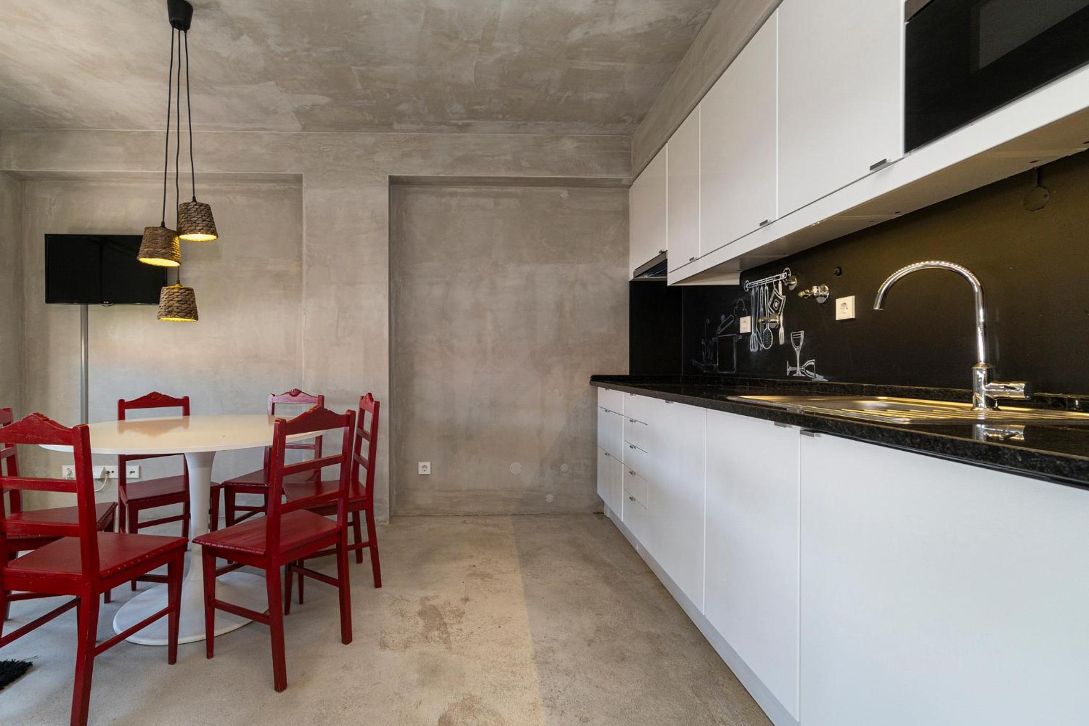 N1 Hostel Apartments and Suites