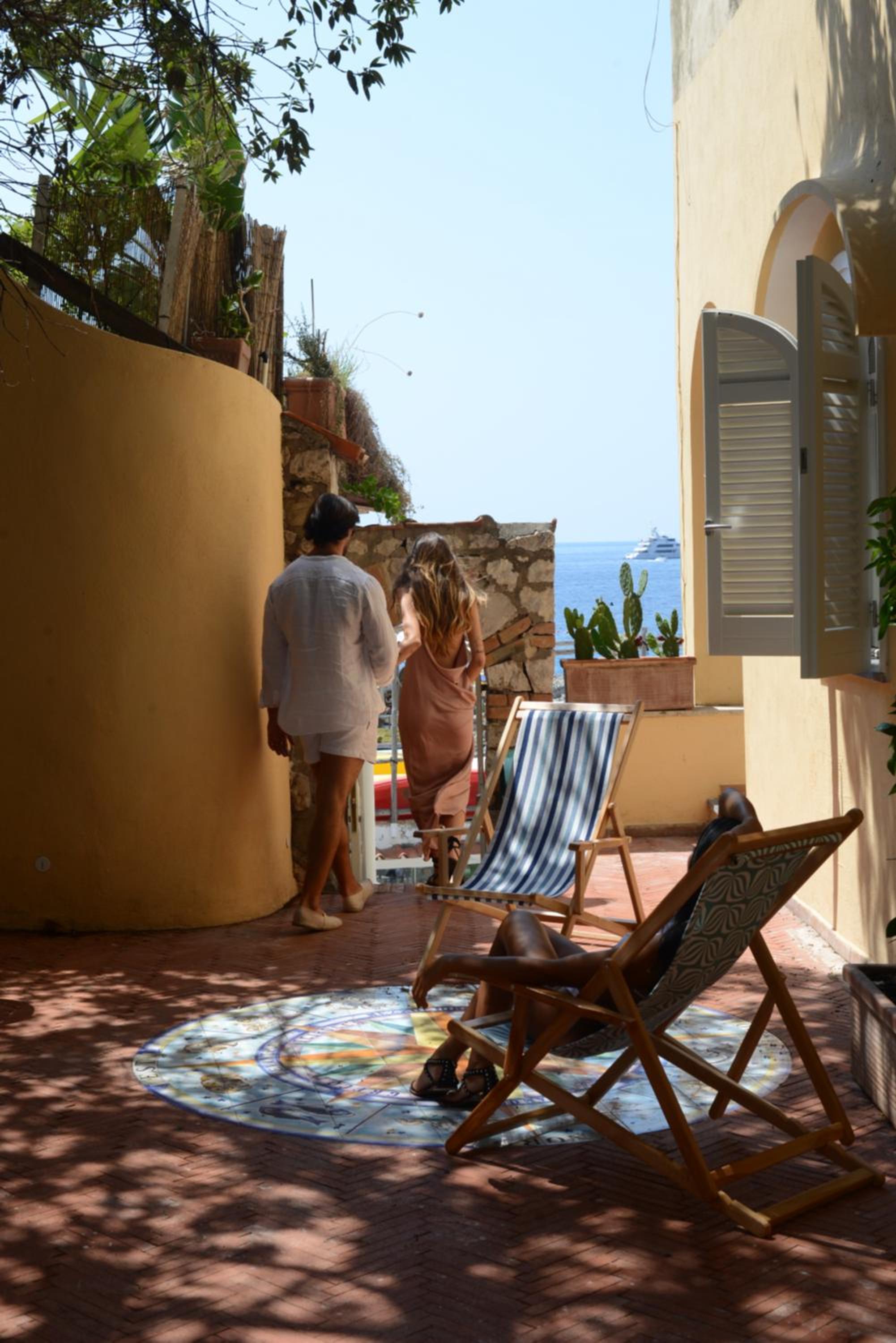 Capri beach relais Oltremare en Capri — human