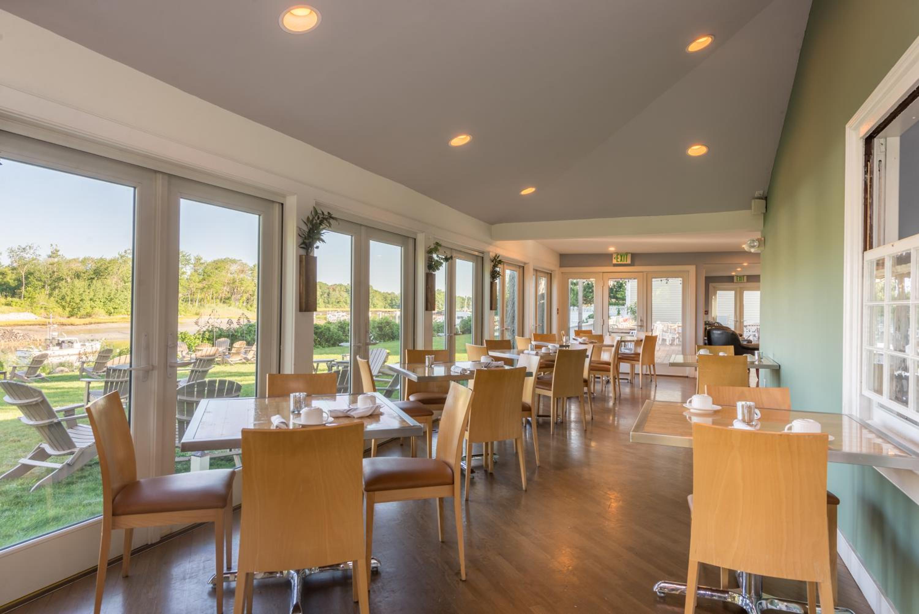 Breakwater Inn