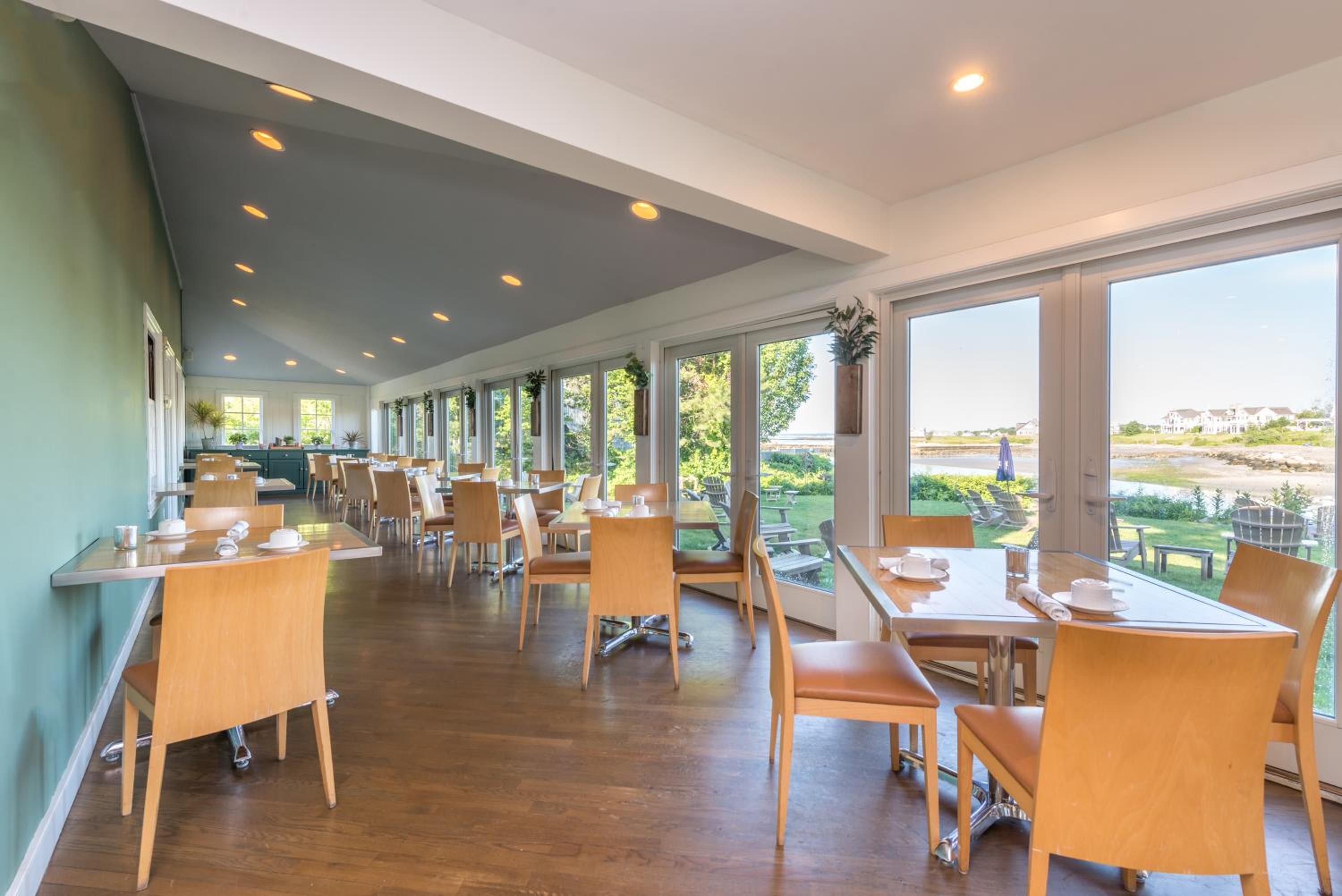 Breakwater Inn